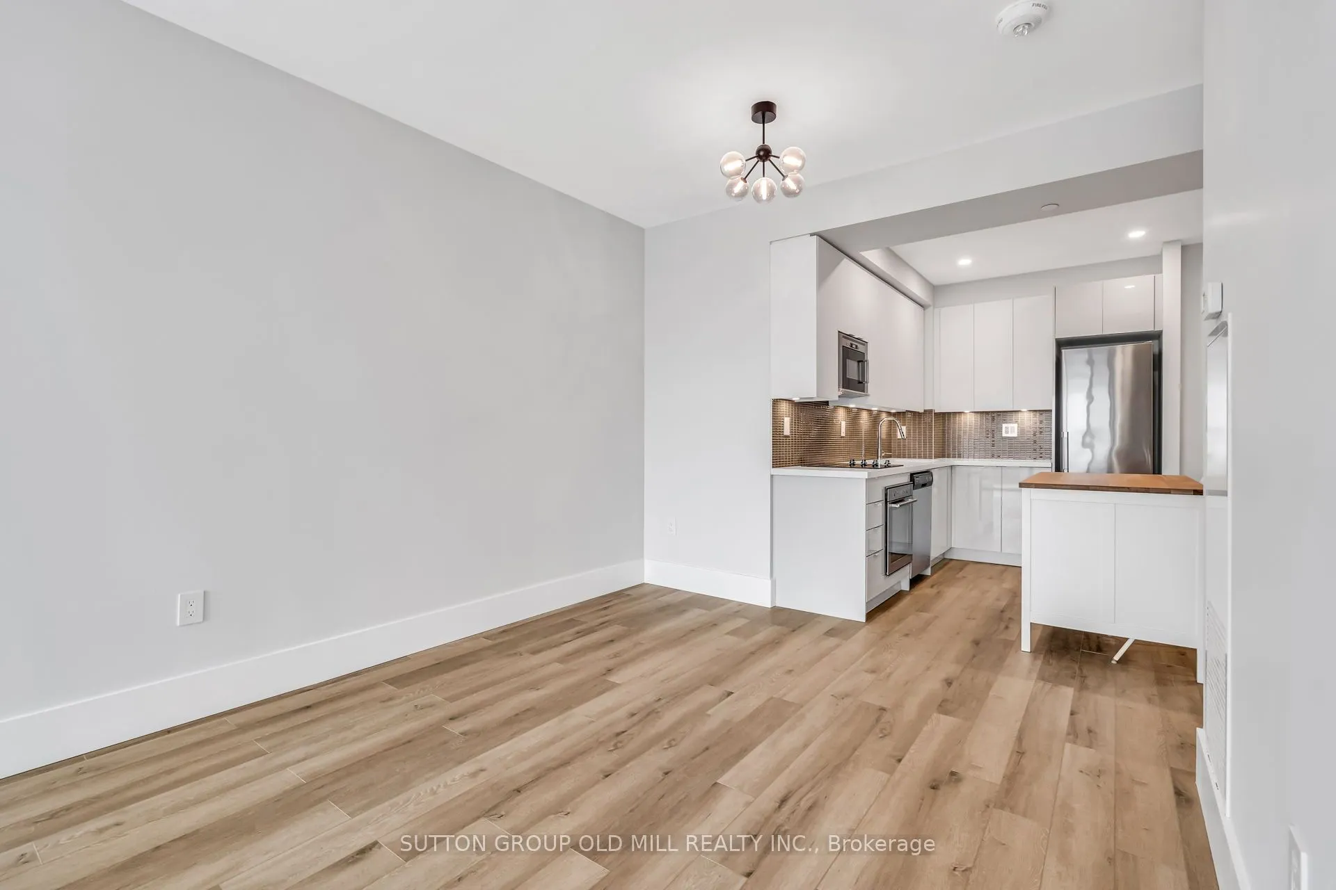 2916 Highway 7 #401