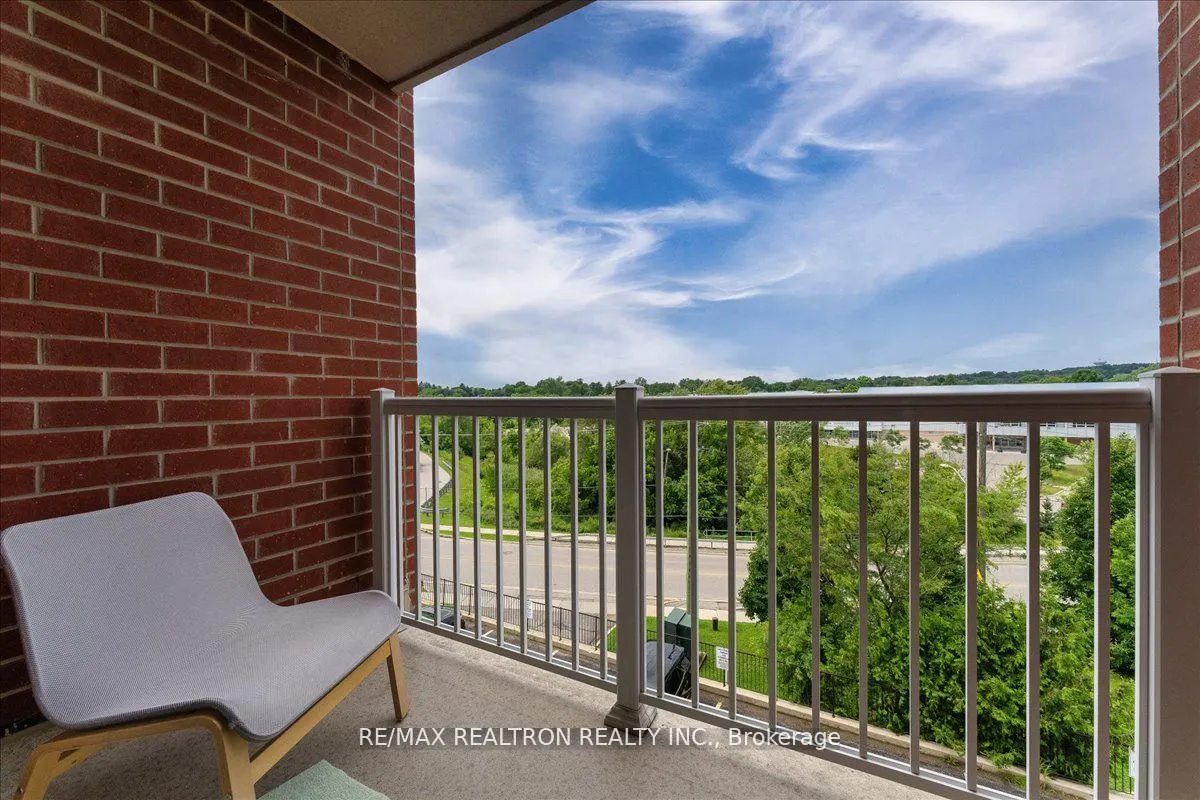 15450 Yonge Street #304