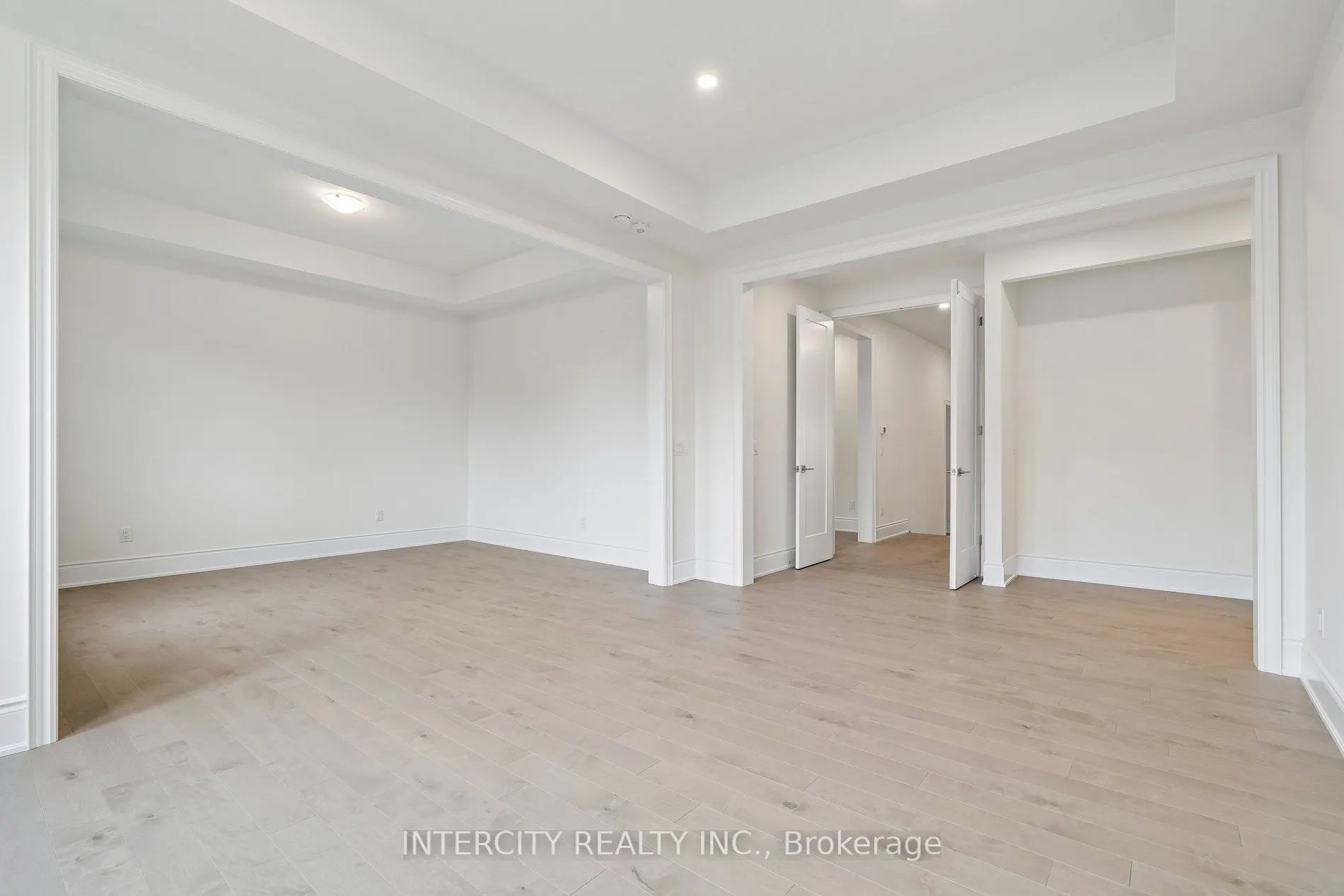 17 Garriock Hall Avenue
