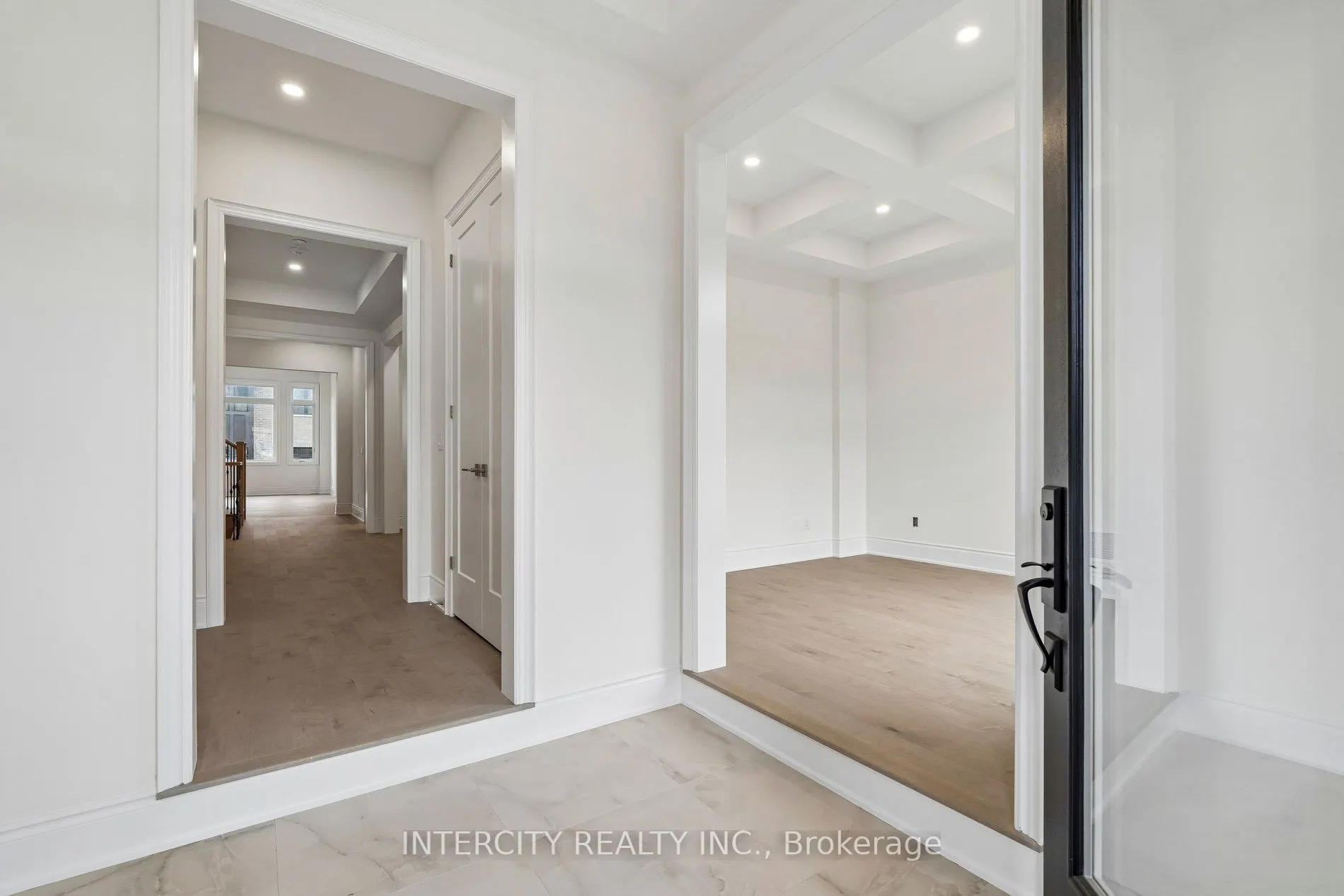 17 Garriock Hall Avenue