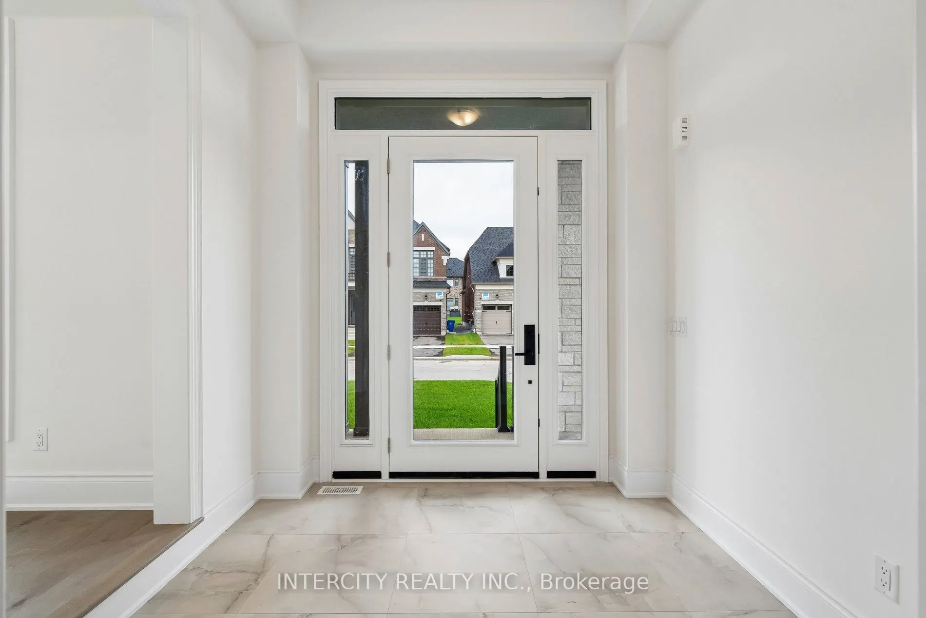 17 Garriock Hall Avenue