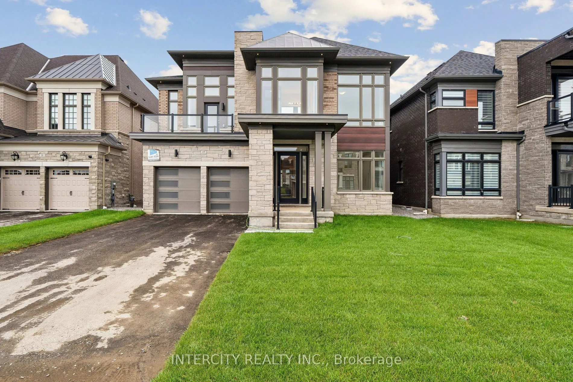 17 Garriock Hall Avenue