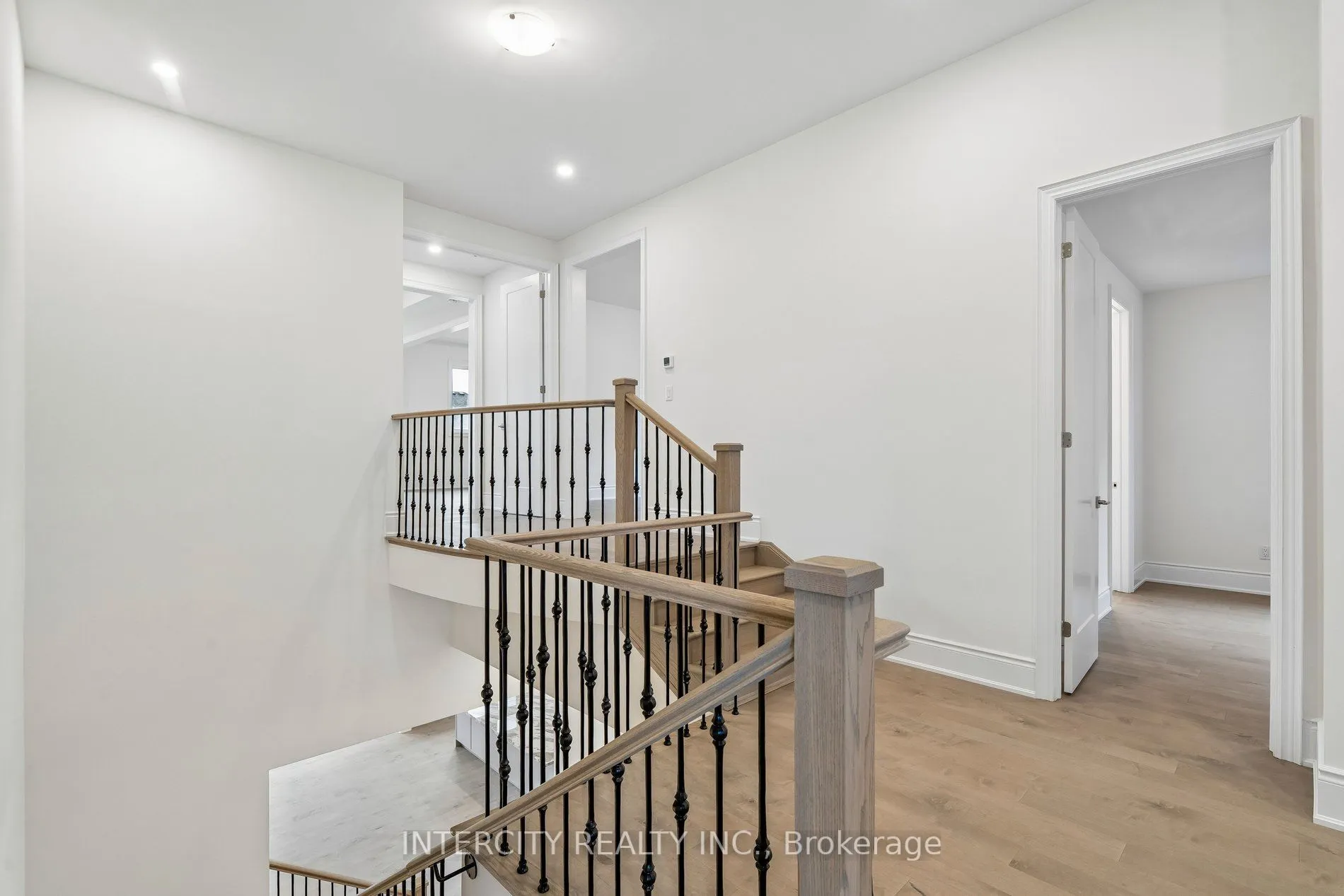 17 Garriock Hall Avenue