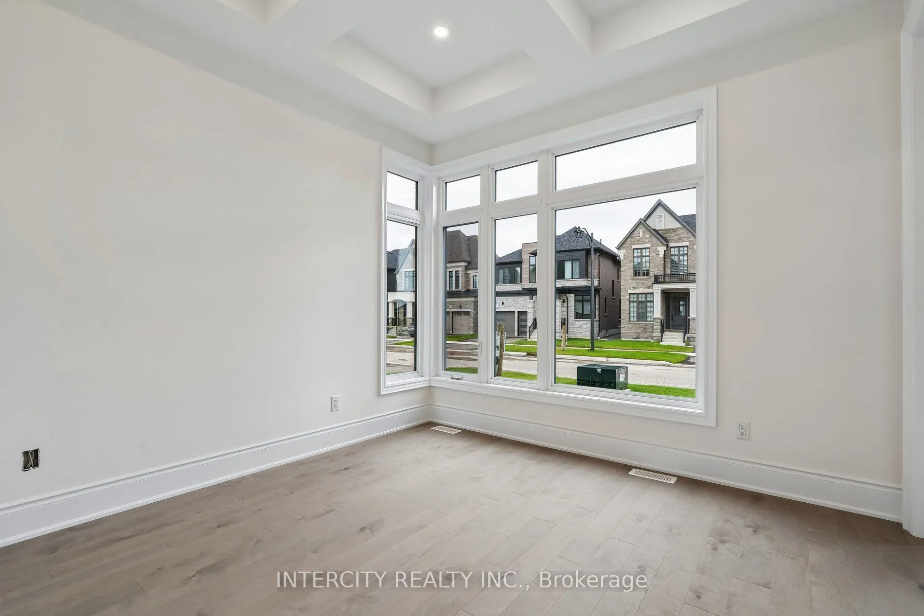 17 Garriock Hall Avenue