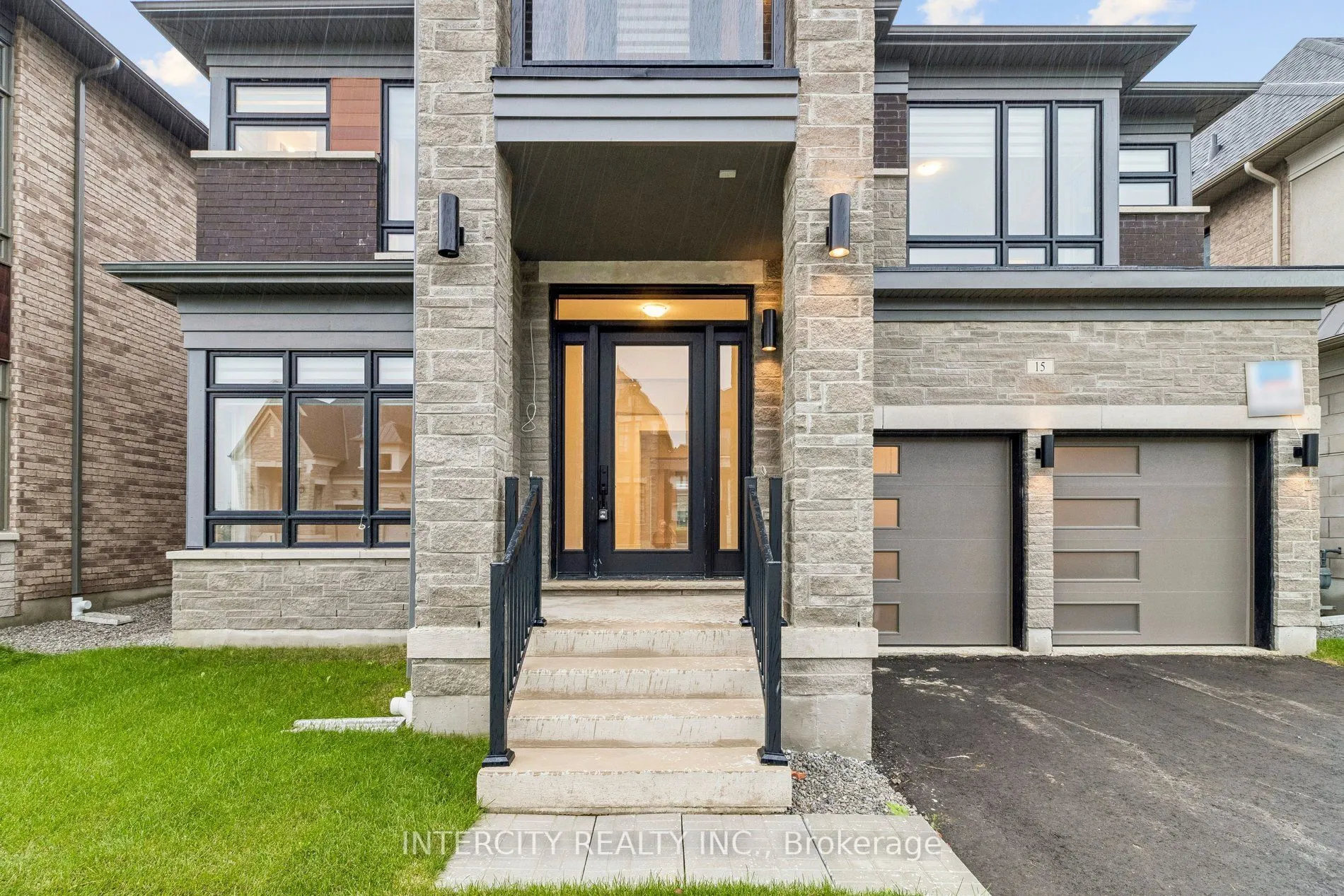 15 Garriock Hall Avenue