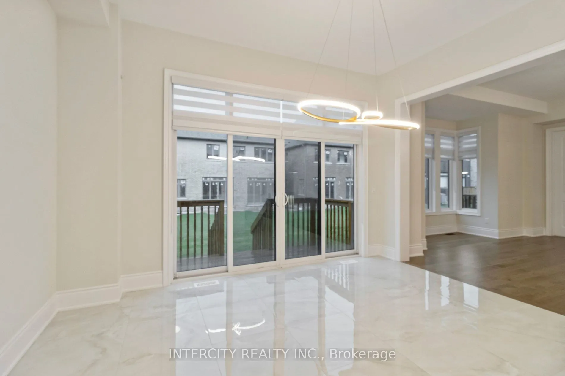 15 Garriock Hall Avenue