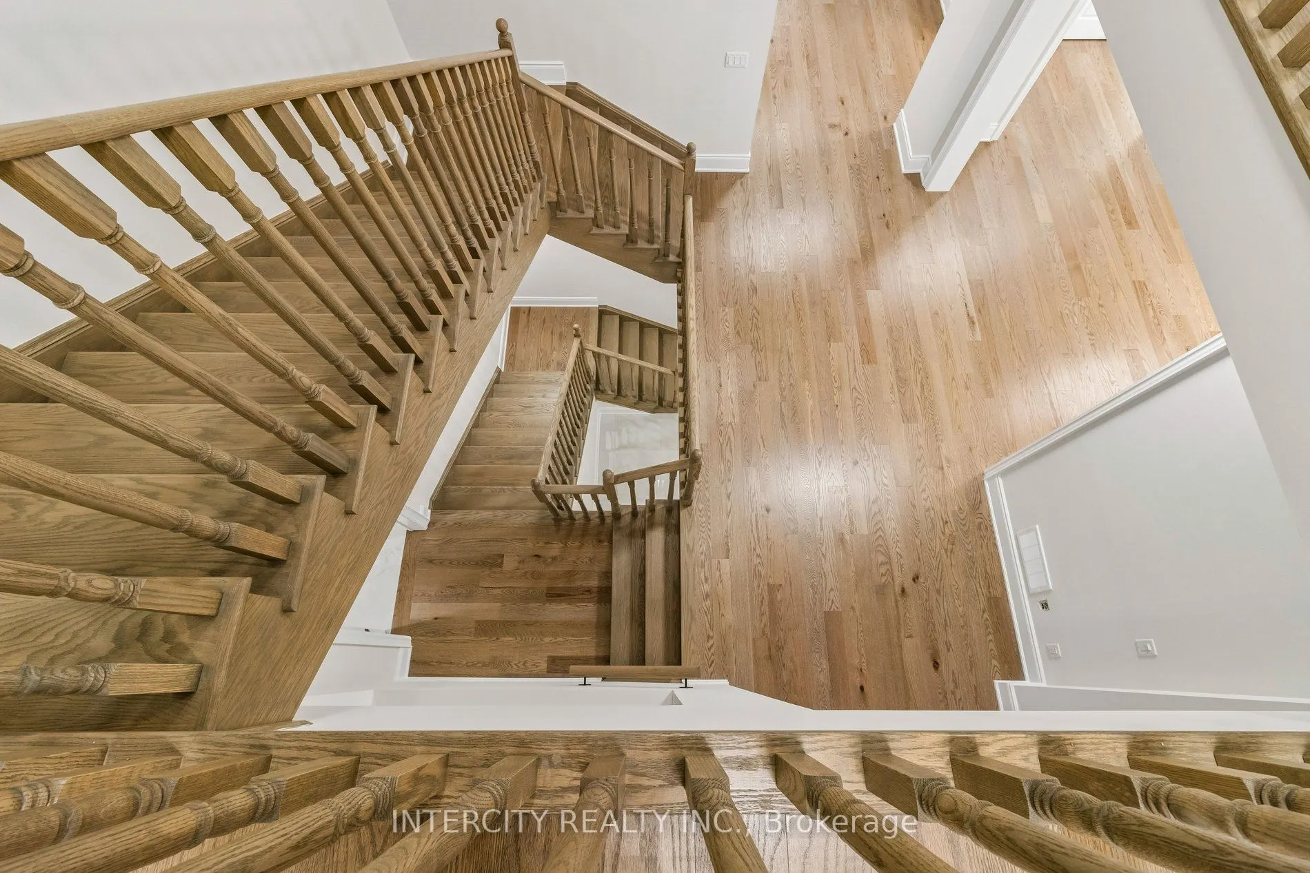 15 Garriock Hall Avenue
