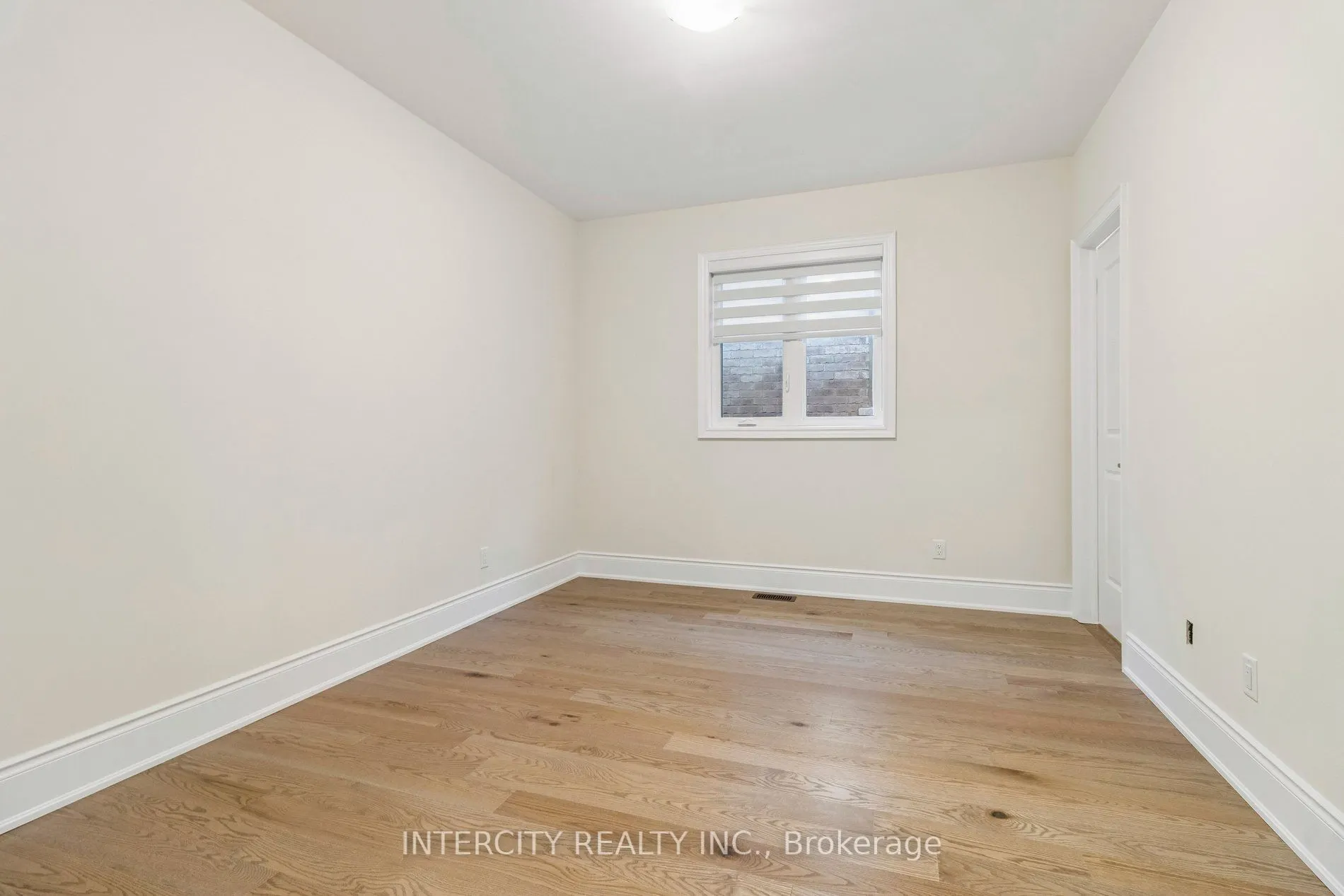 15 Garriock Hall Avenue