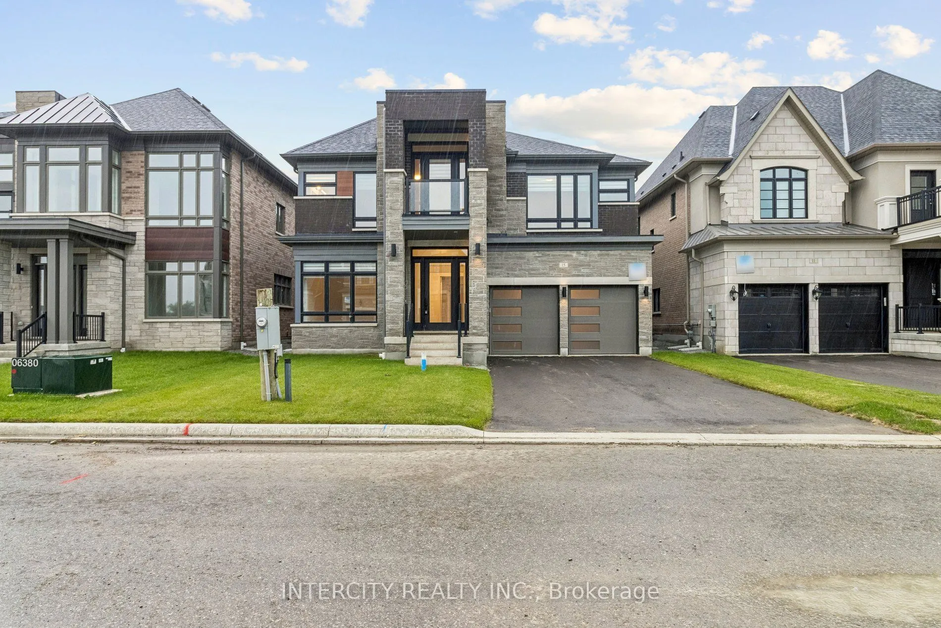 15 Garriock Hall Avenue