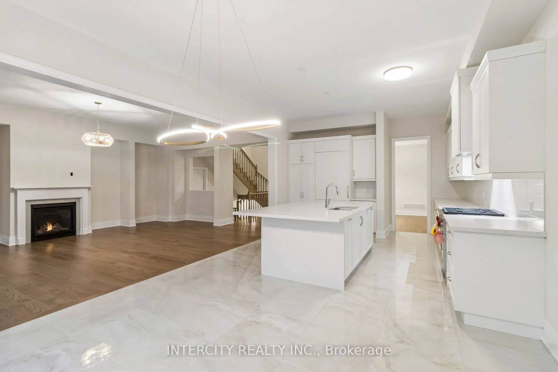 15 Garriock Hall Avenue