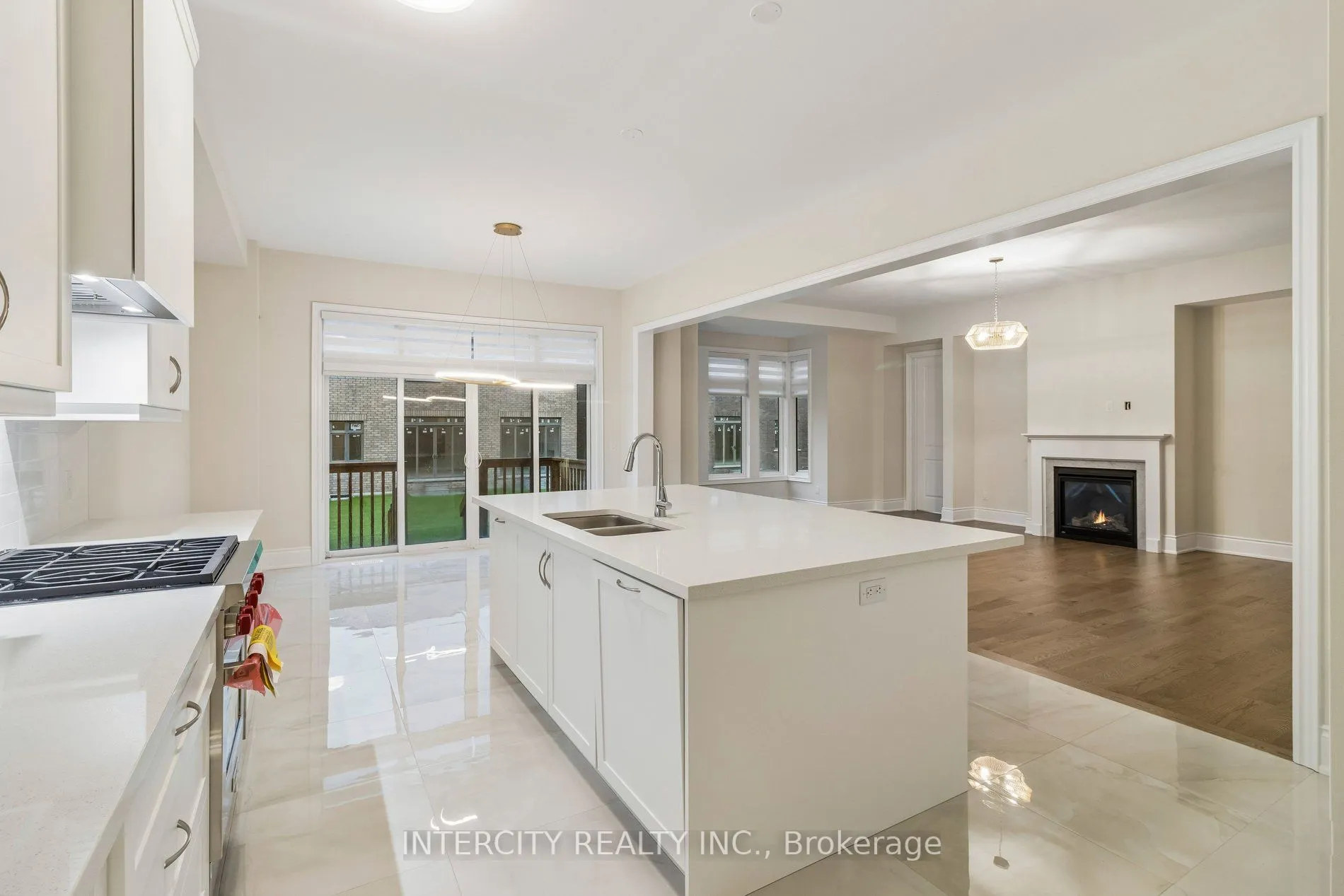 15 Garriock Hall Avenue