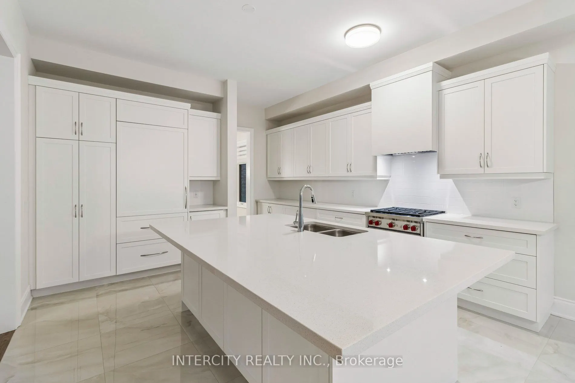 15 Garriock Hall Avenue