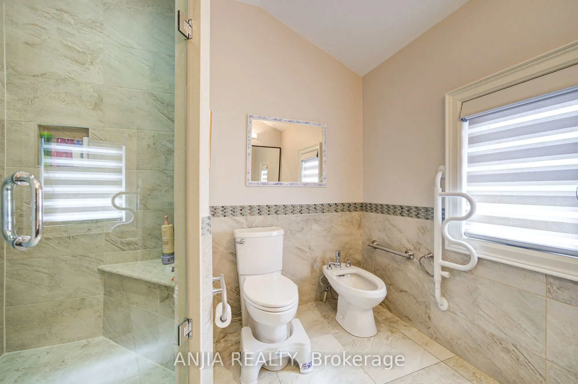 452 Fernleigh Circle S