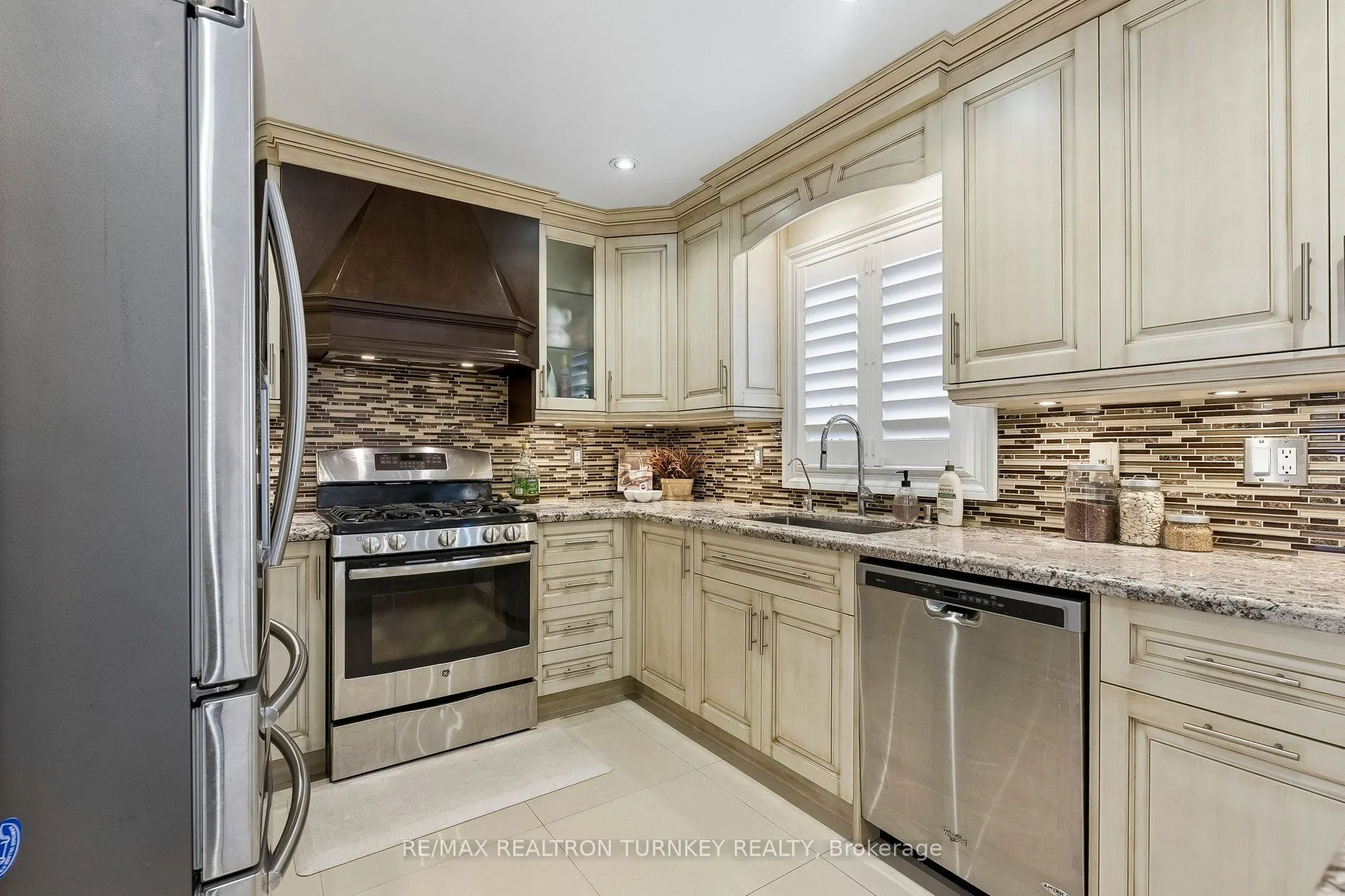 263 Chambers Crescent
