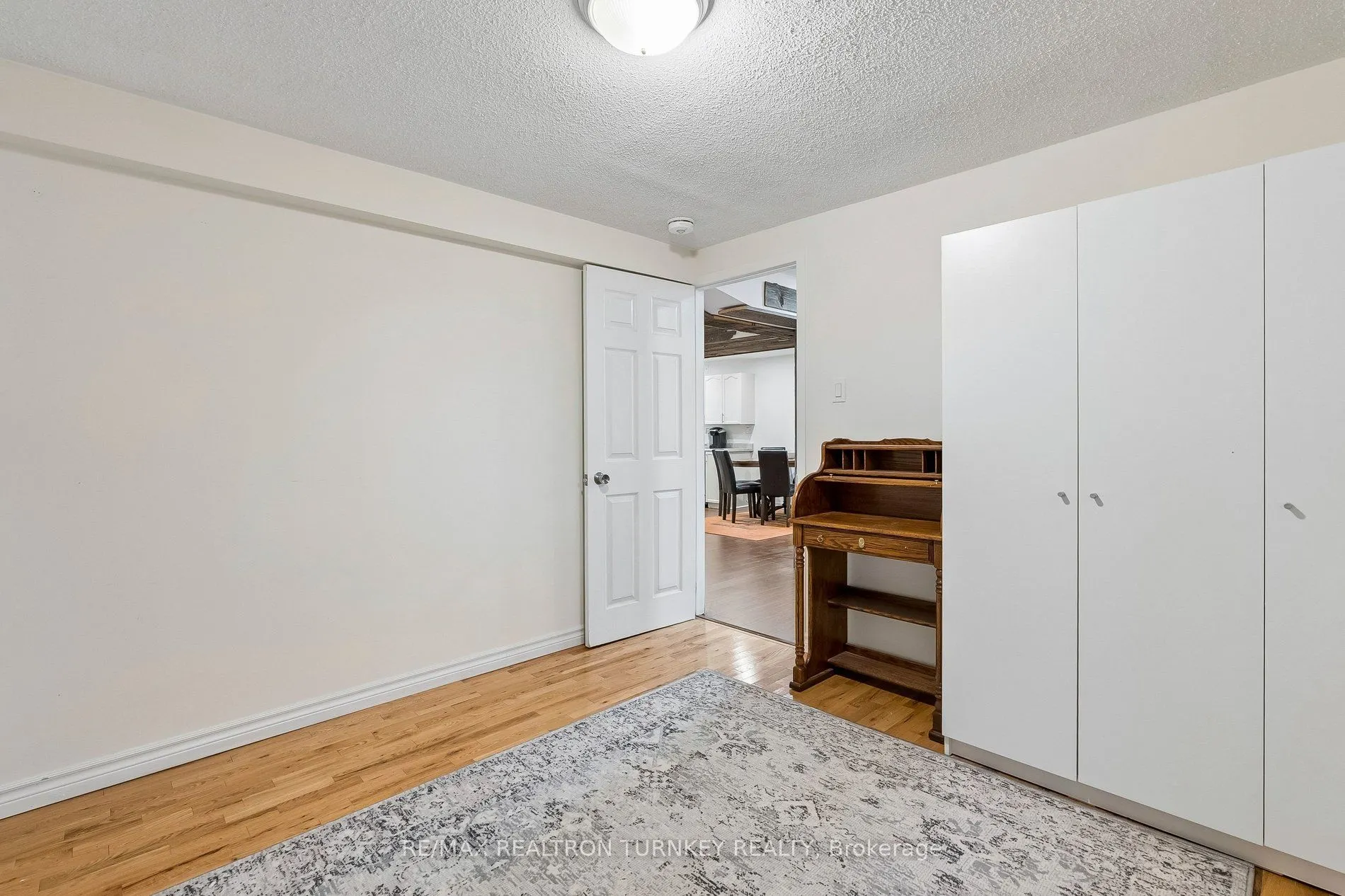 263 Chambers Crescent