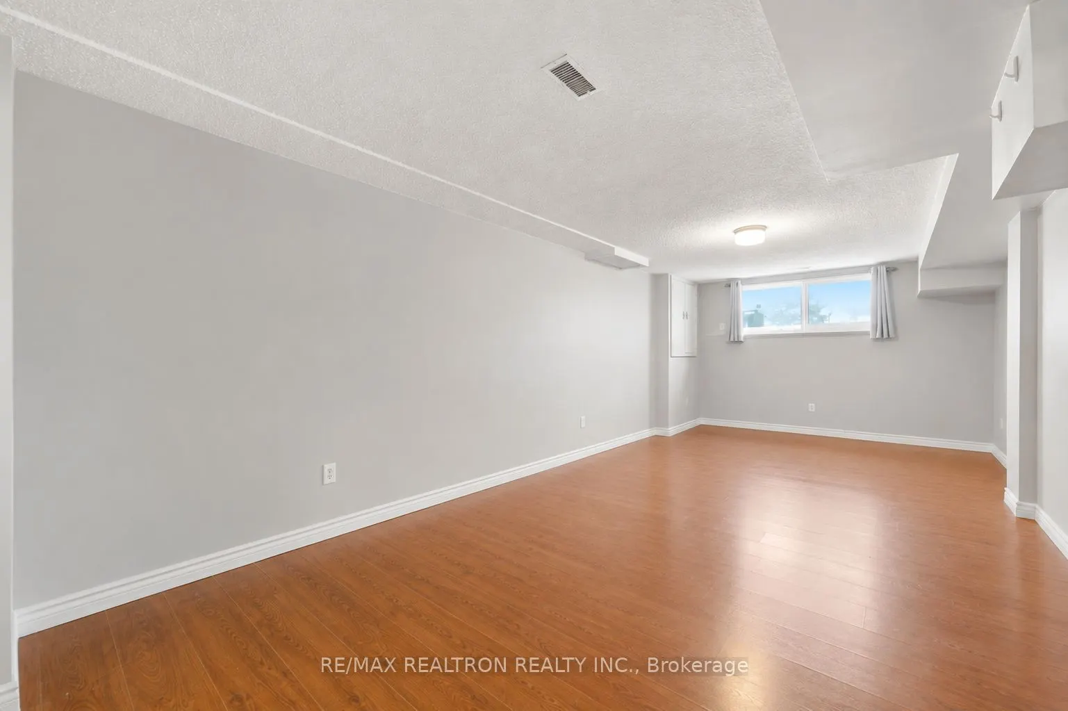 414 The Queensway Road S