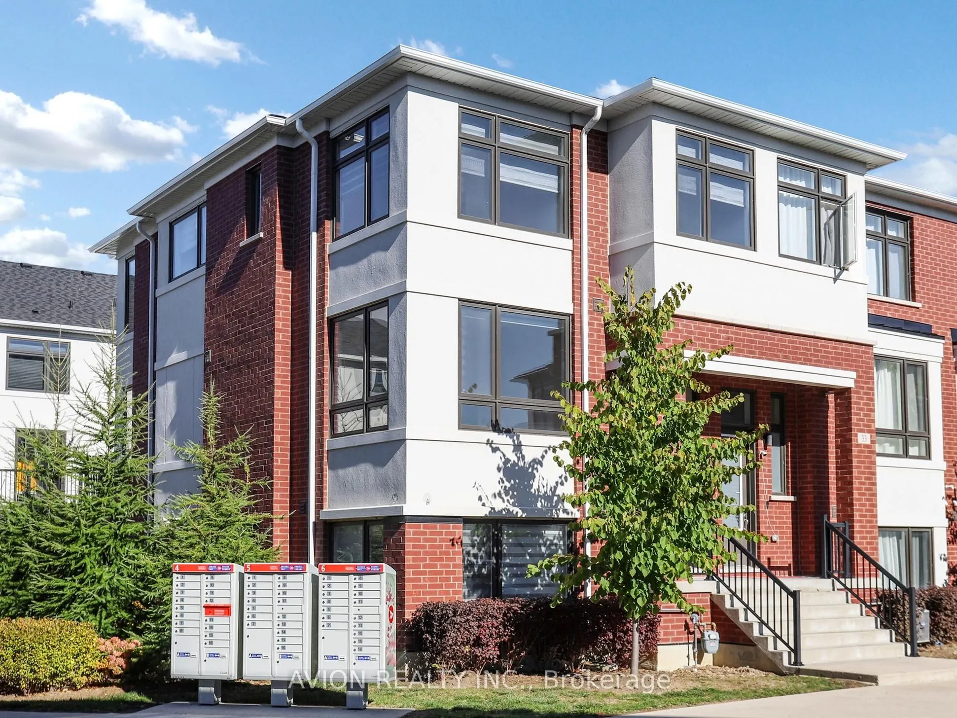 35 Thomas Armstrong Lane #31