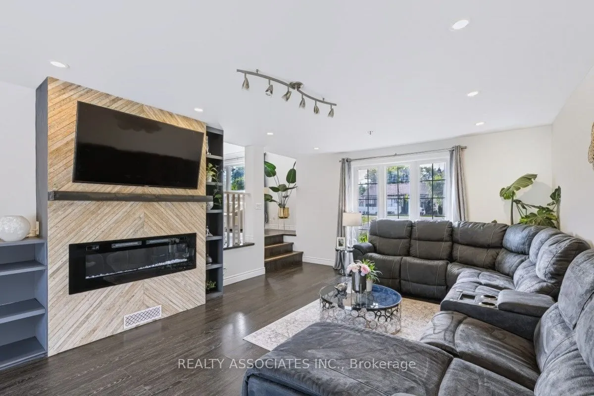 174 Bayview Avenue