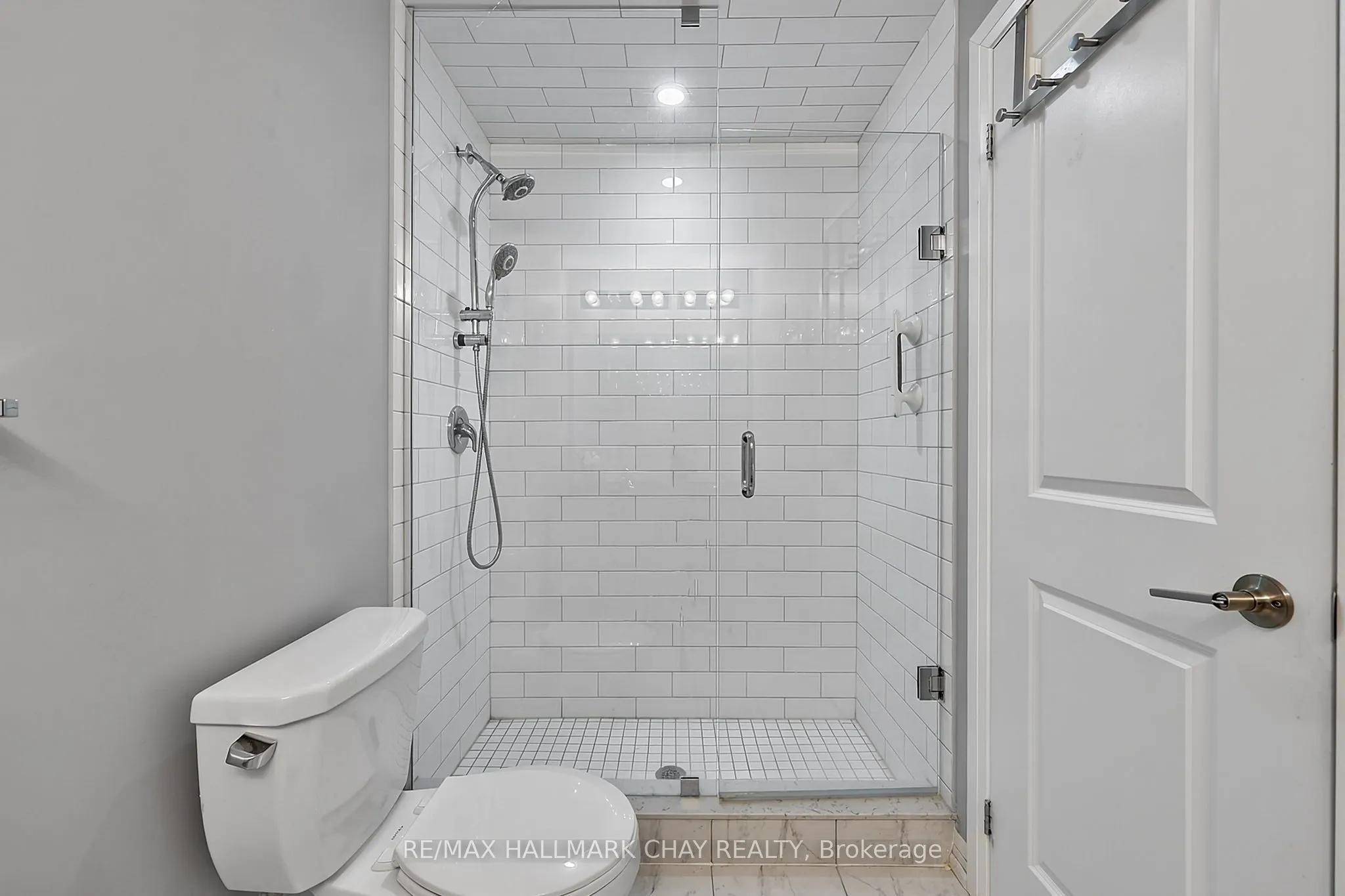 161 WELLINGTON Street E #210