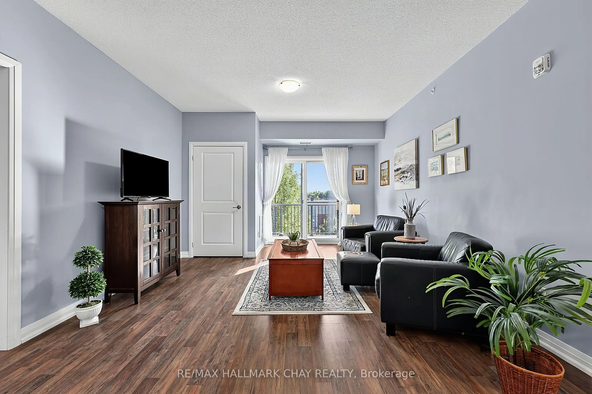 161 WELLINGTON Street E #210