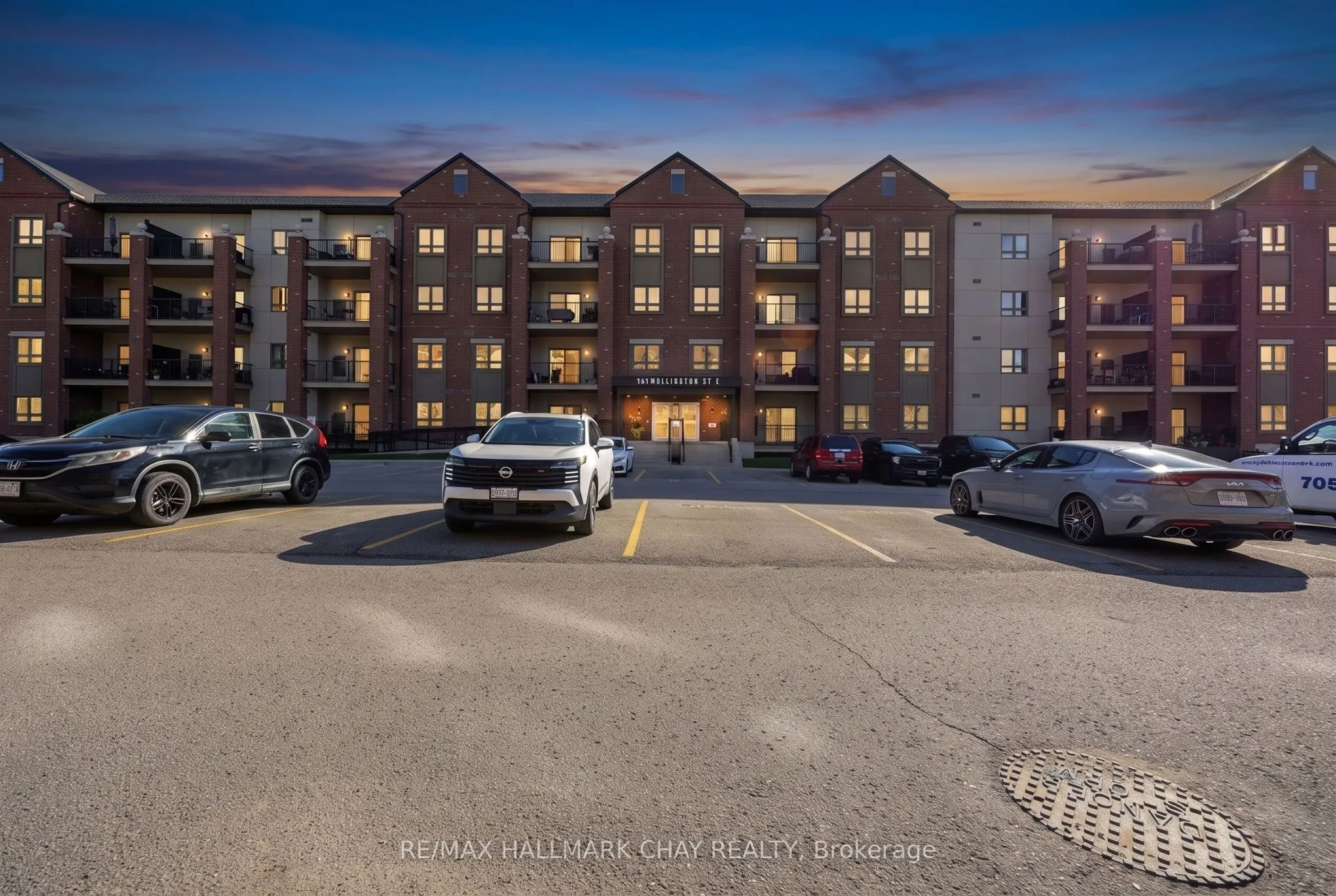 161 WELLINGTON Street E #210