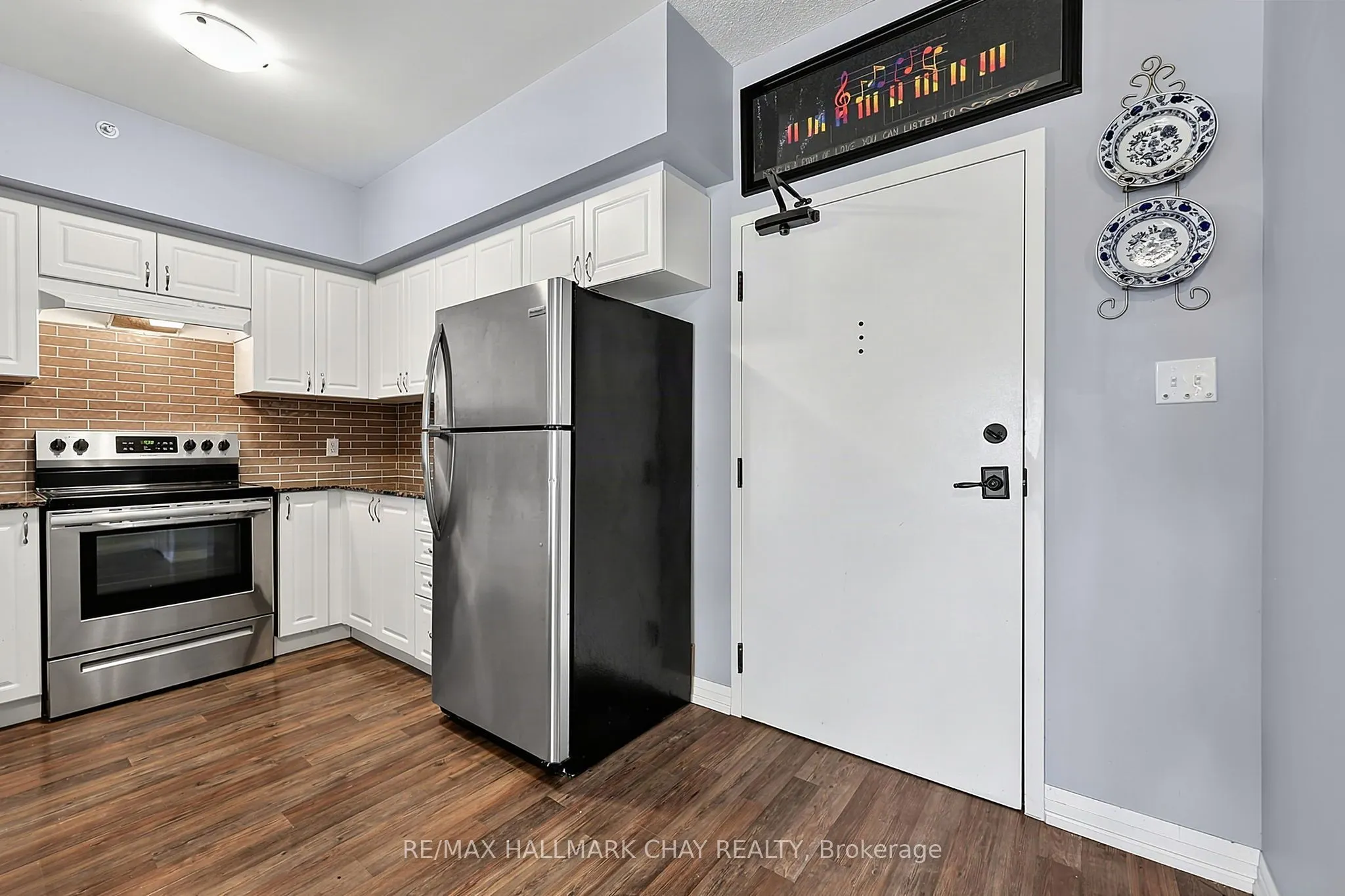 161 WELLINGTON Street E #210