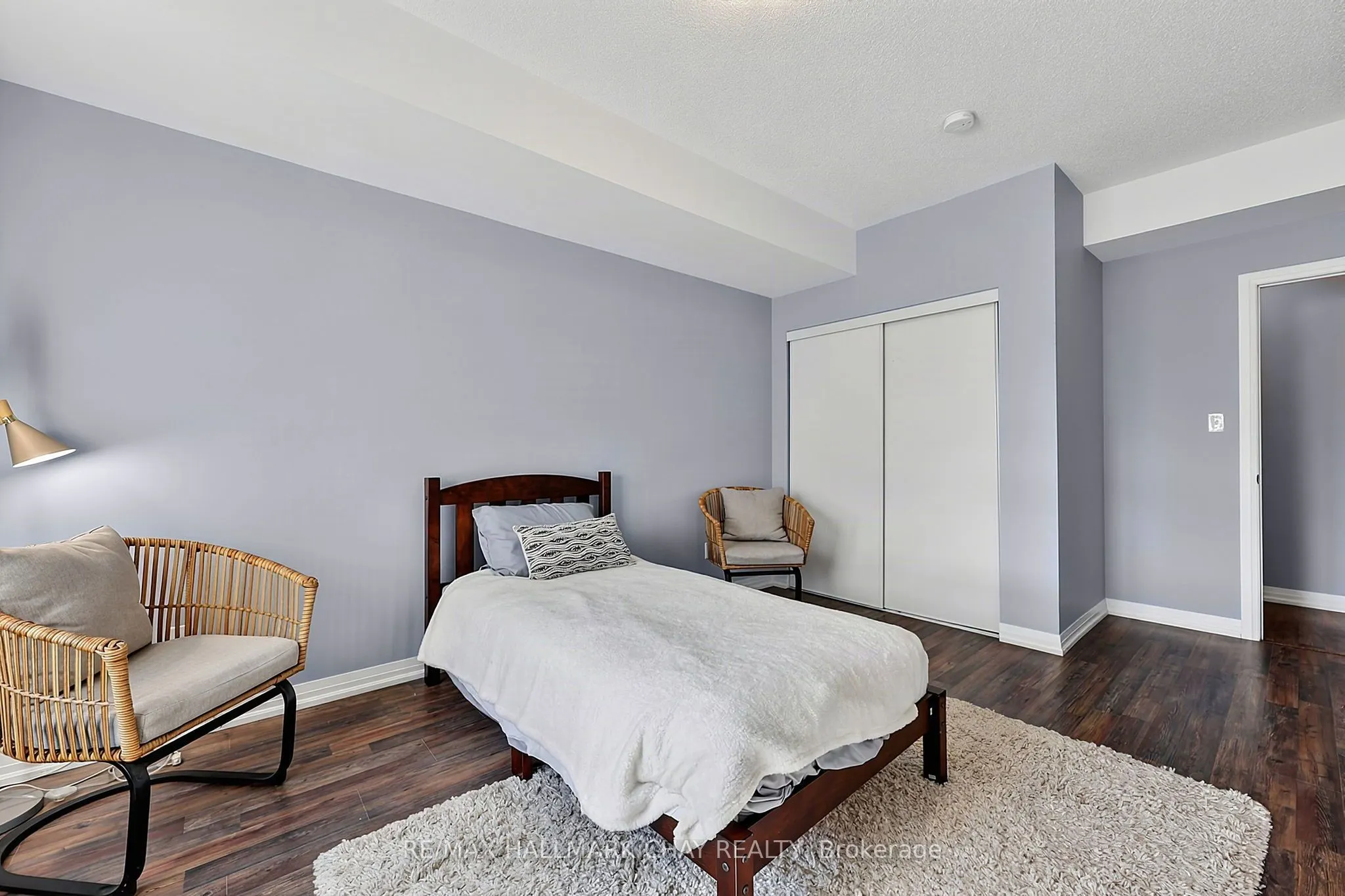 161 WELLINGTON Street E #210