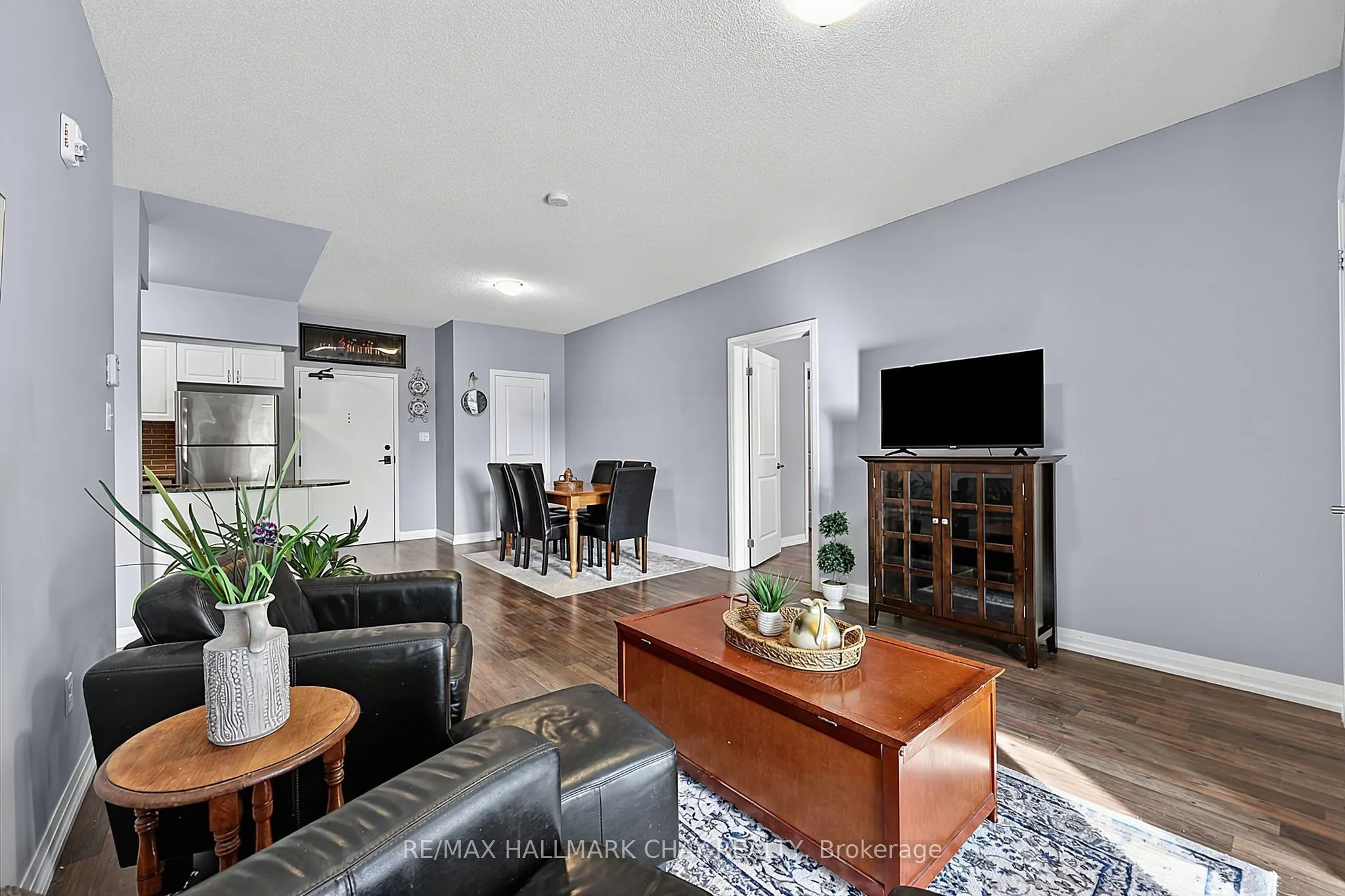 161 WELLINGTON Street E #210