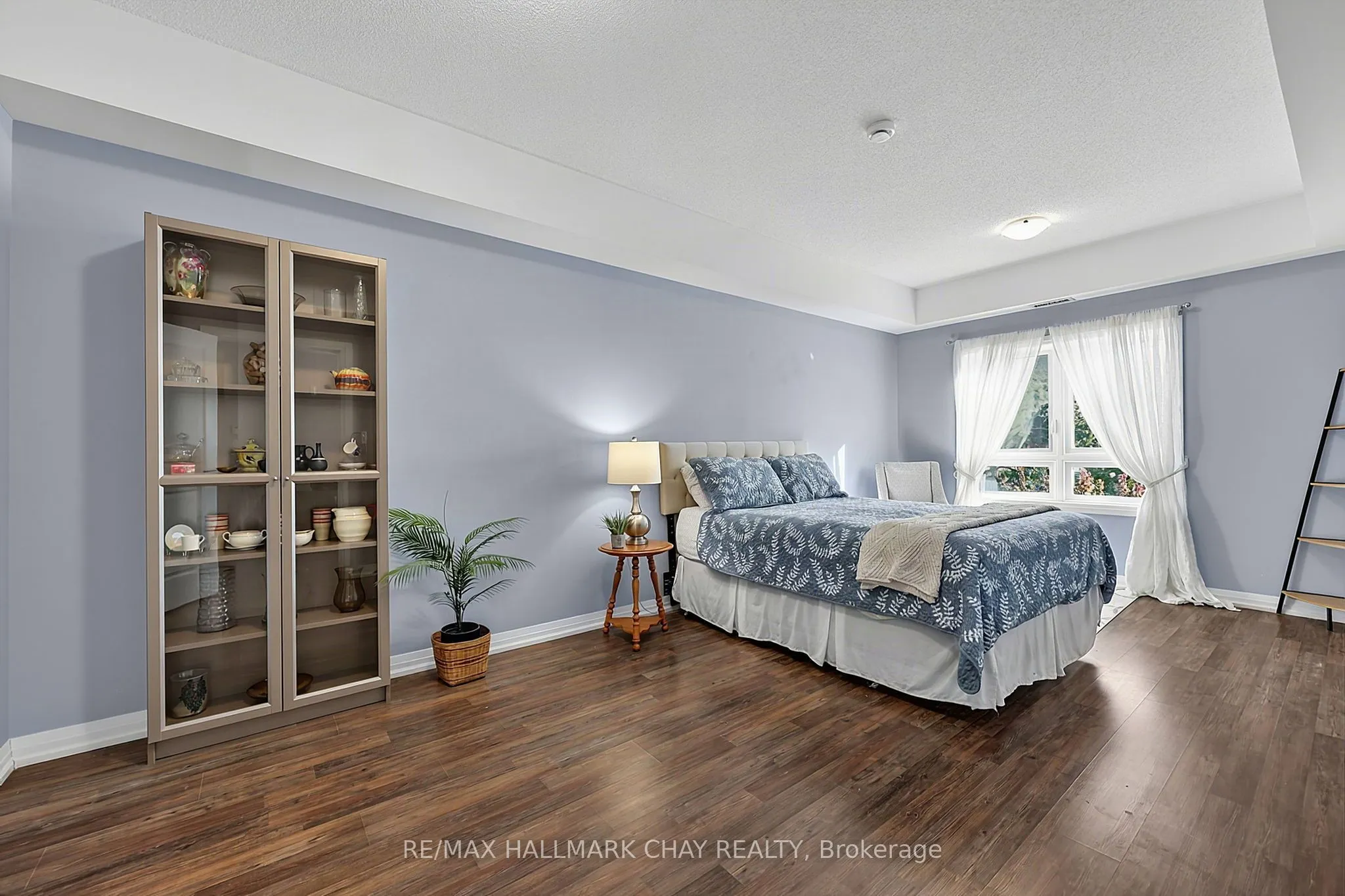 161 WELLINGTON Street E #210