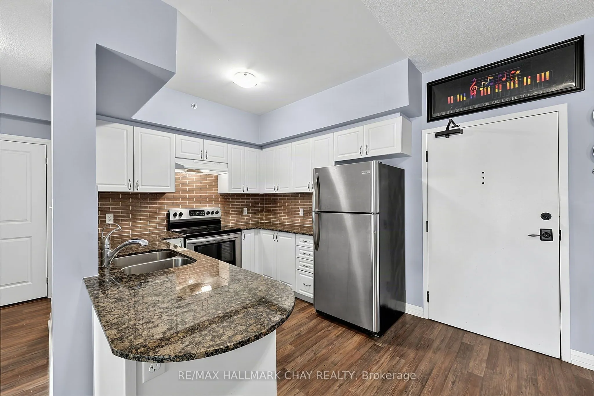 161 WELLINGTON Street E #210
