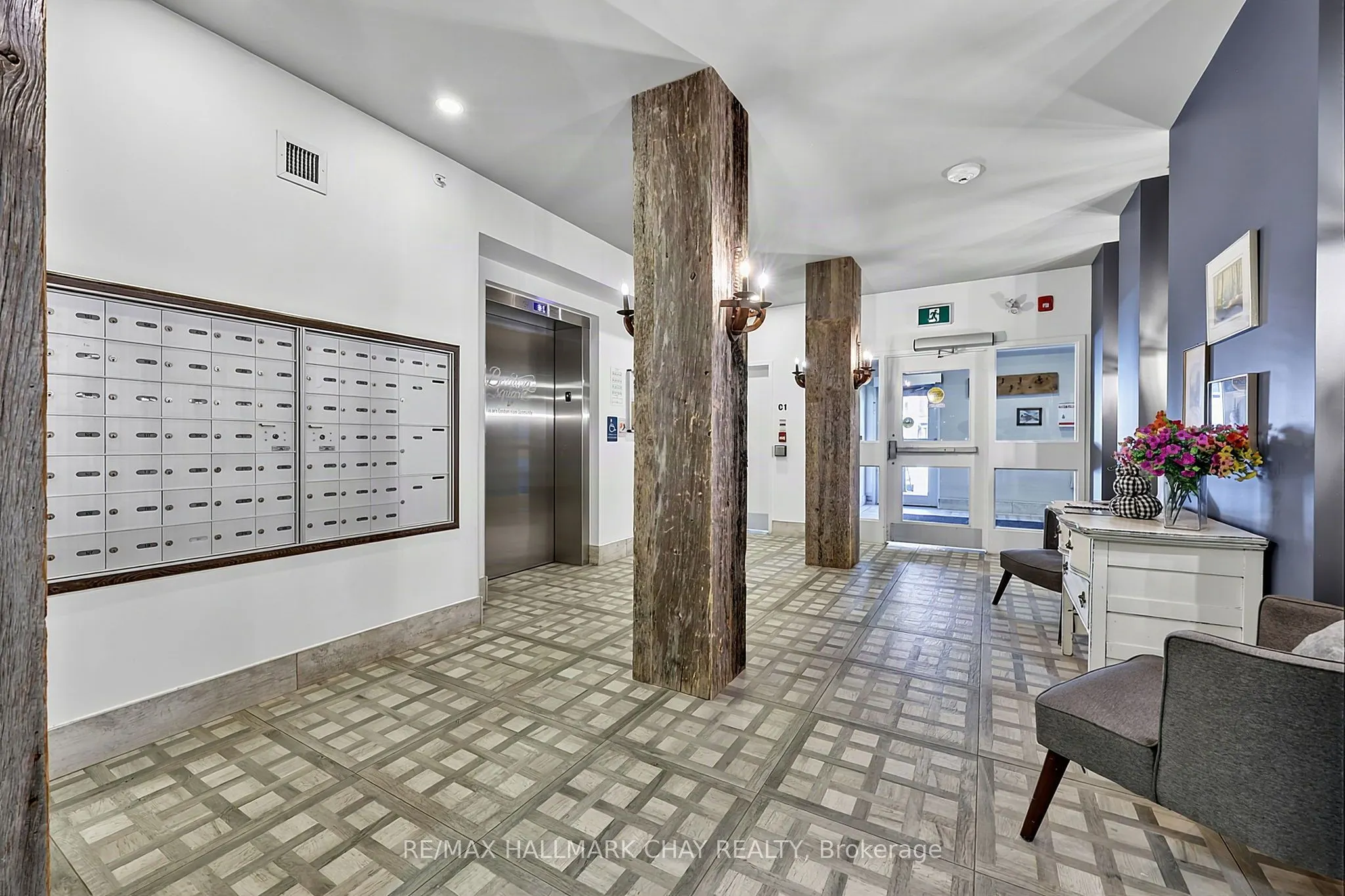 161 WELLINGTON Street E #210