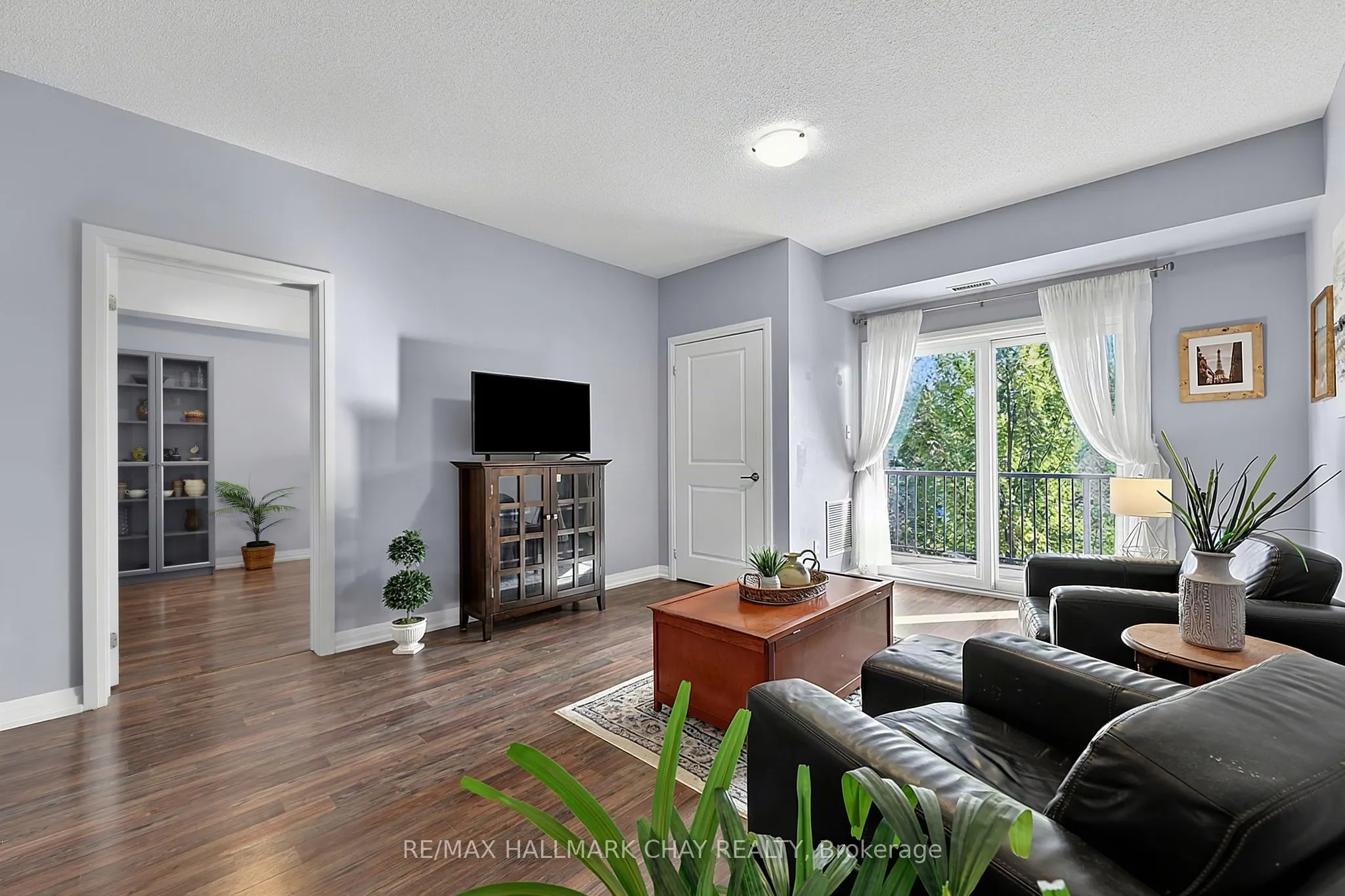 161 WELLINGTON Street E #210
