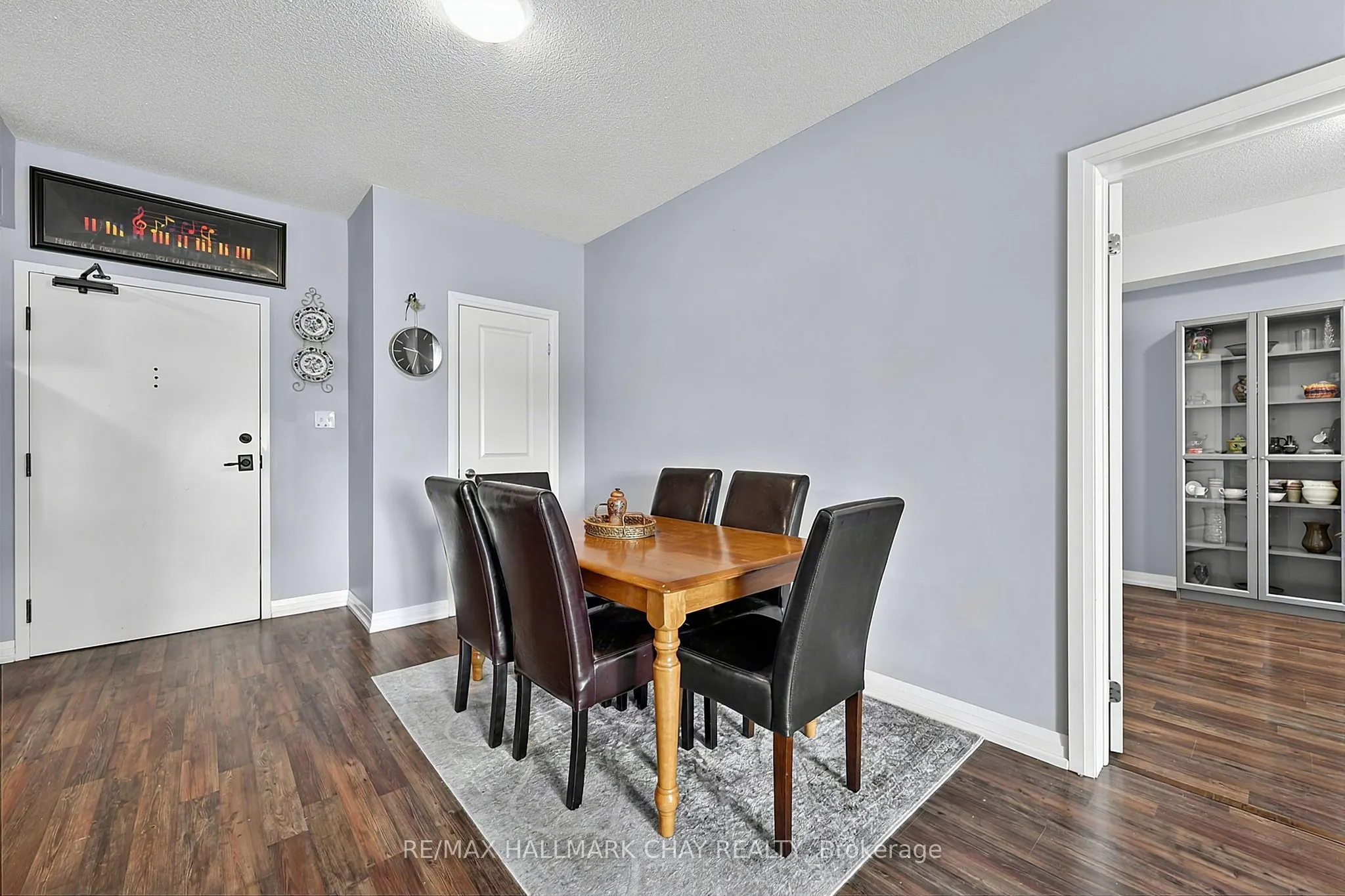 161 WELLINGTON Street E #210