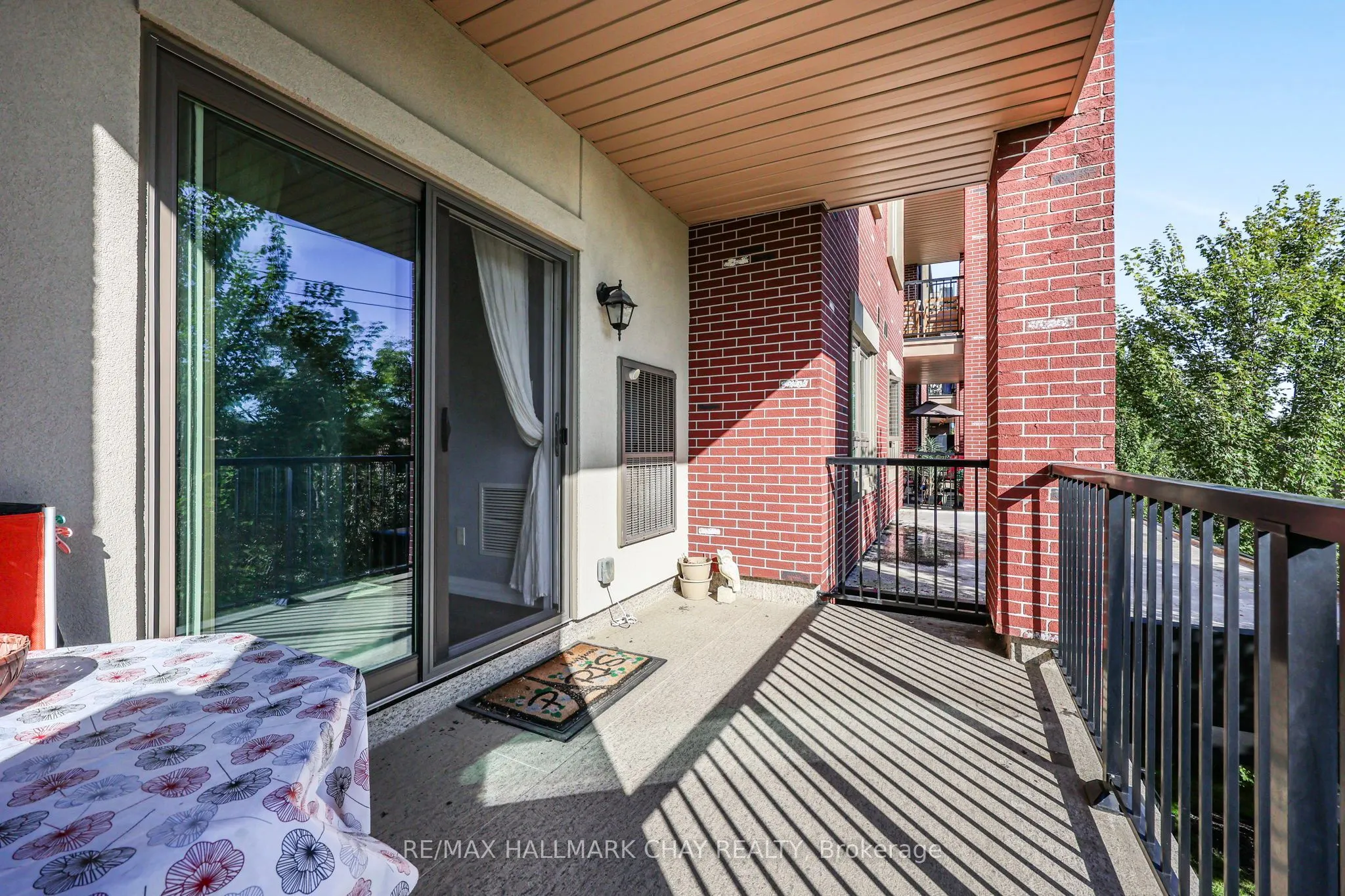 161 WELLINGTON Street E #210