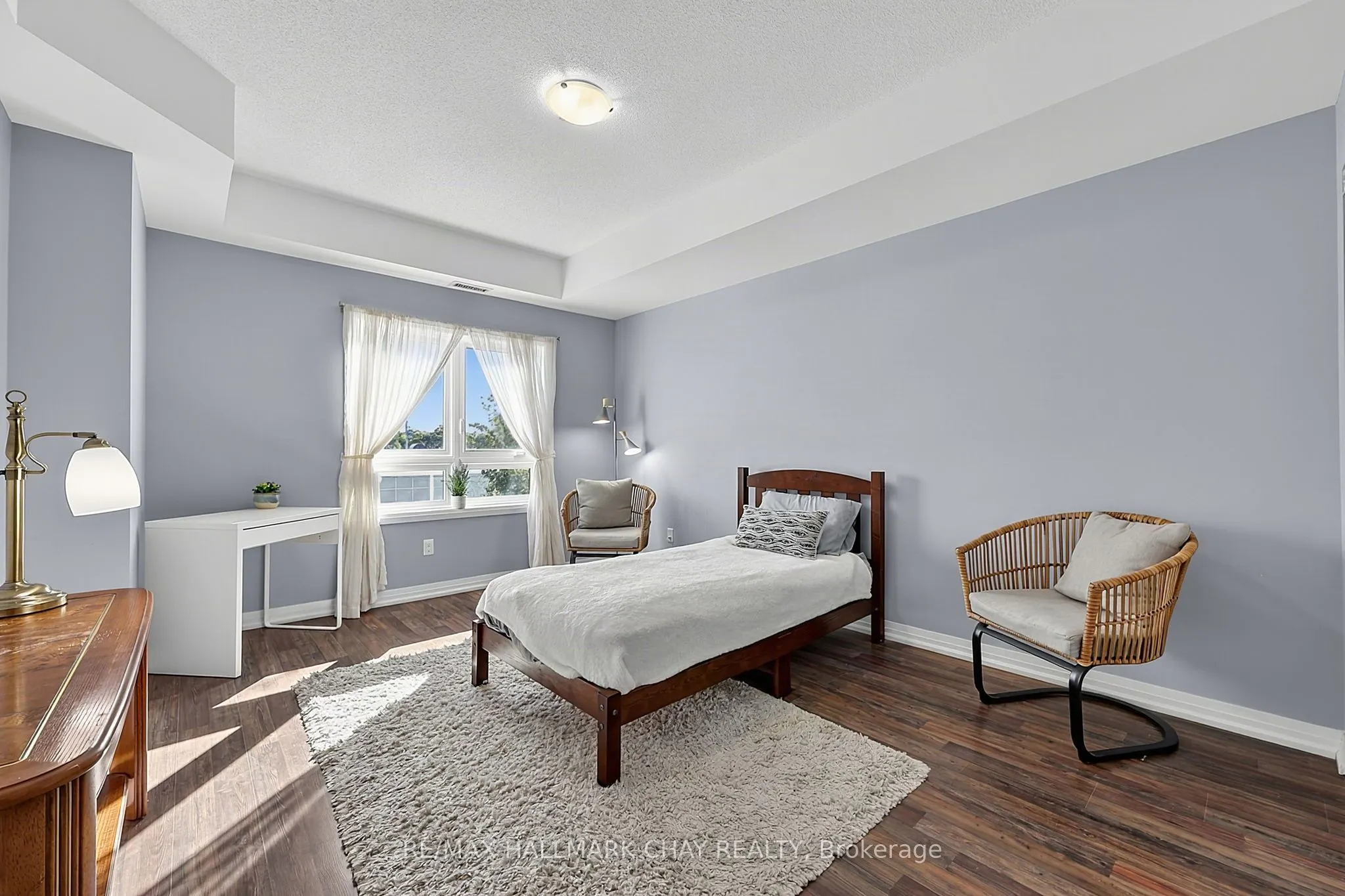 161 WELLINGTON Street E #210