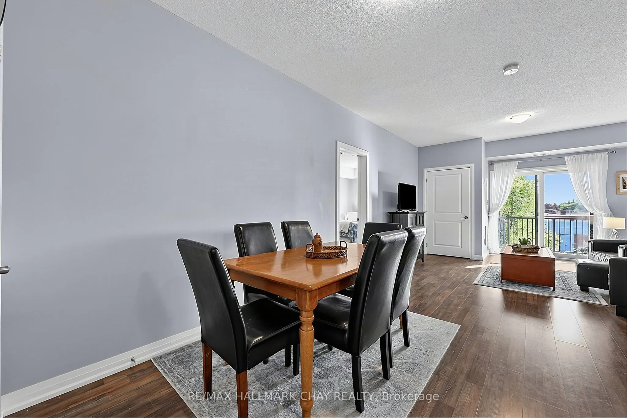 161 WELLINGTON Street E #210