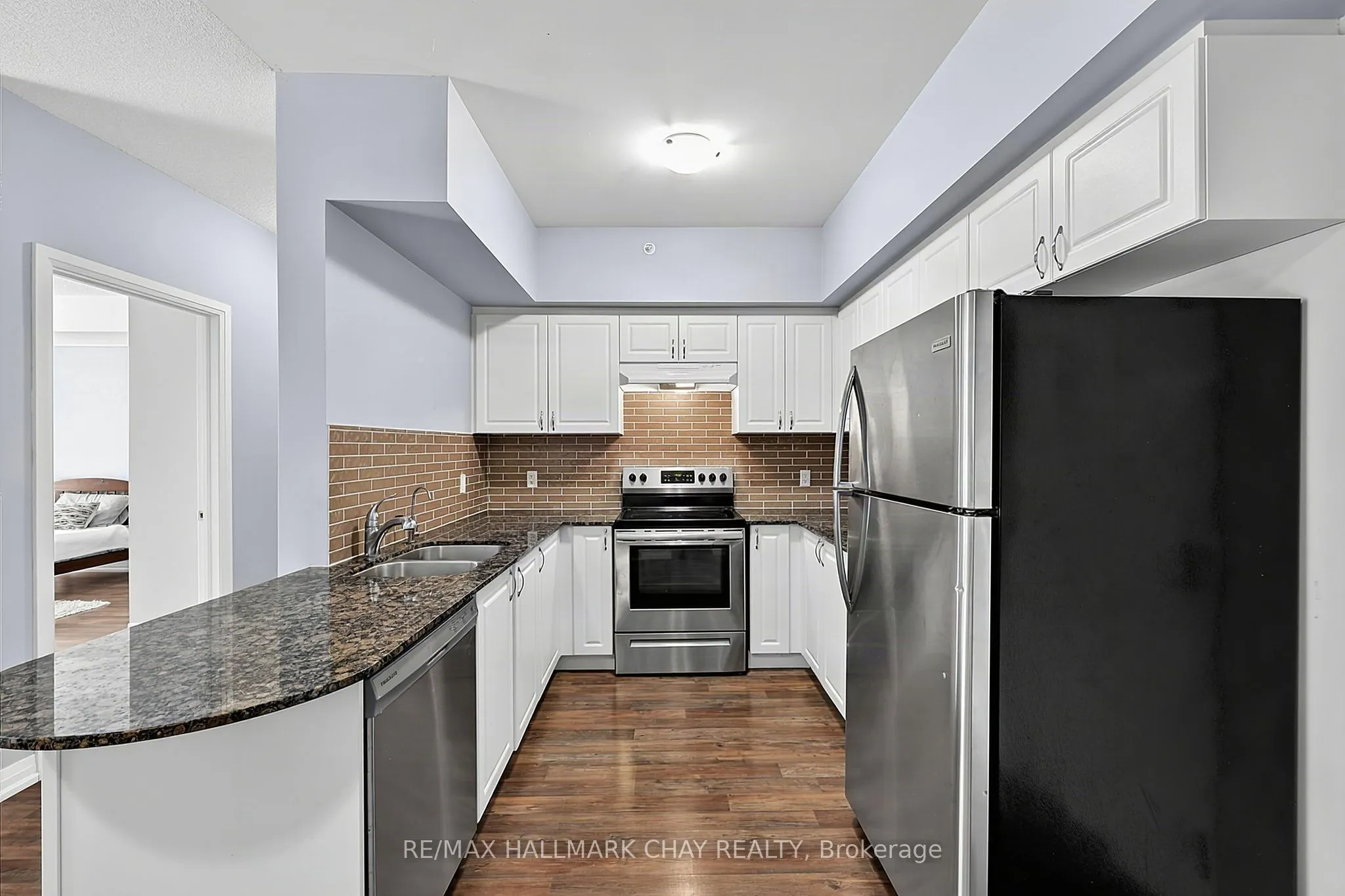 161 WELLINGTON Street E #210