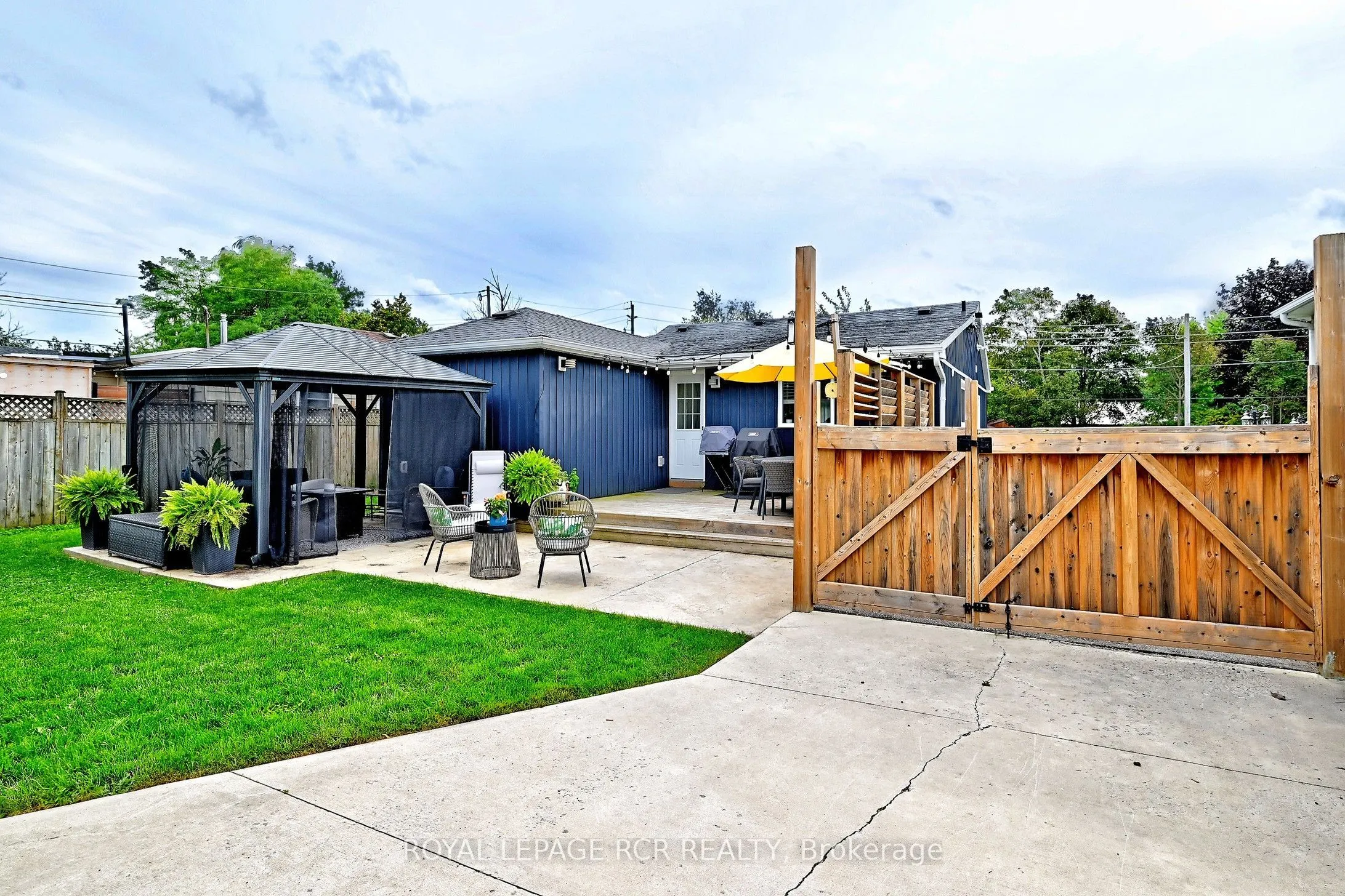 779 Sheppard Avenue