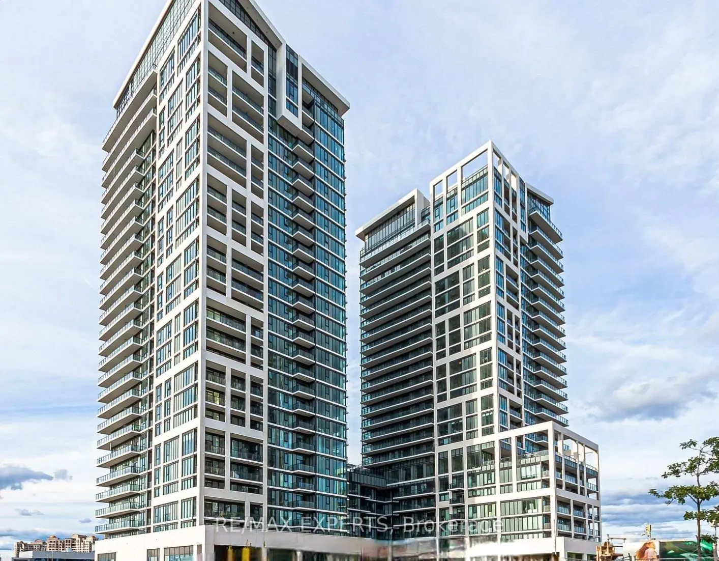 9000 Jane Street W #1618