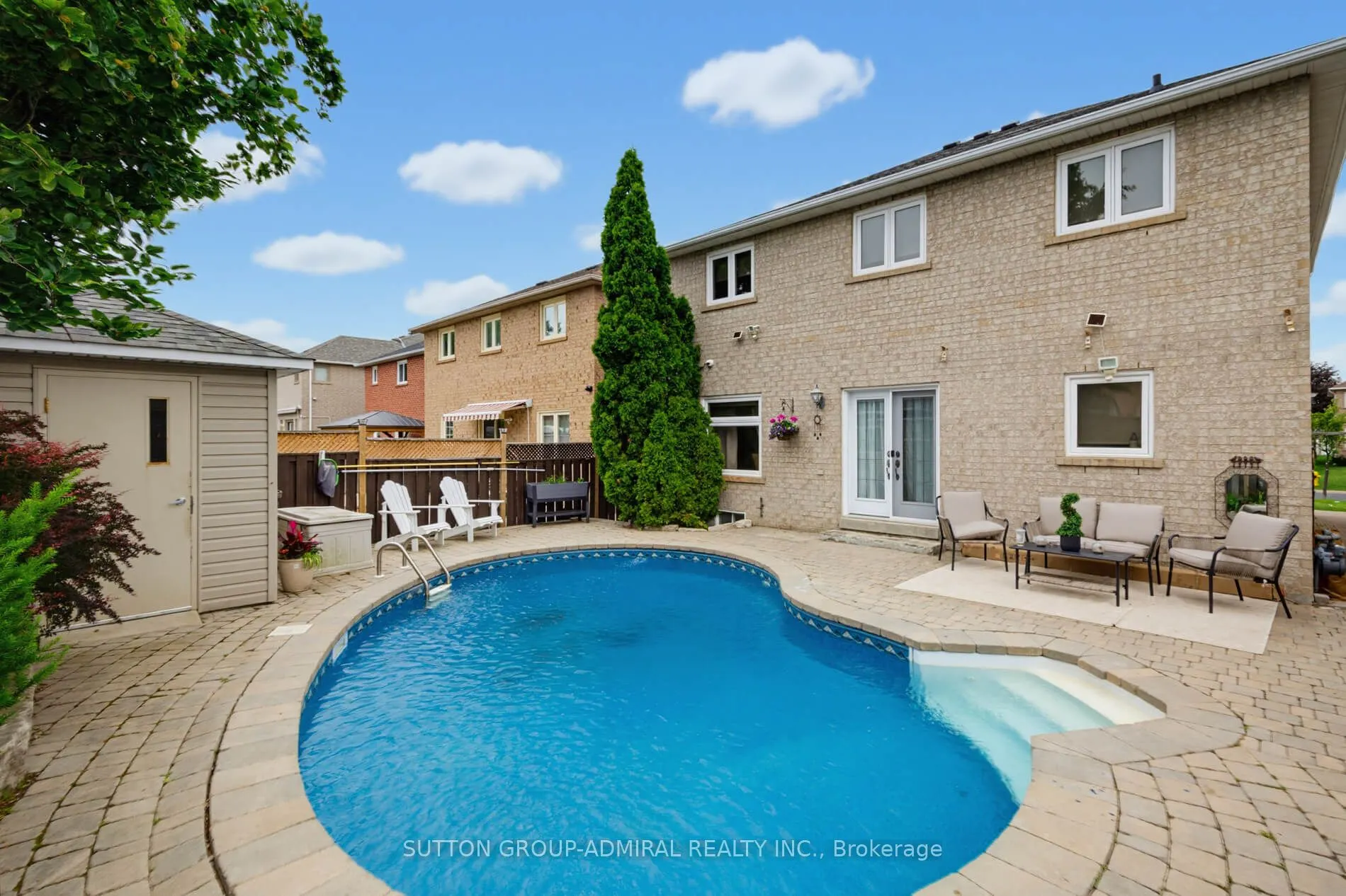 27 Pine Hollow Crescent