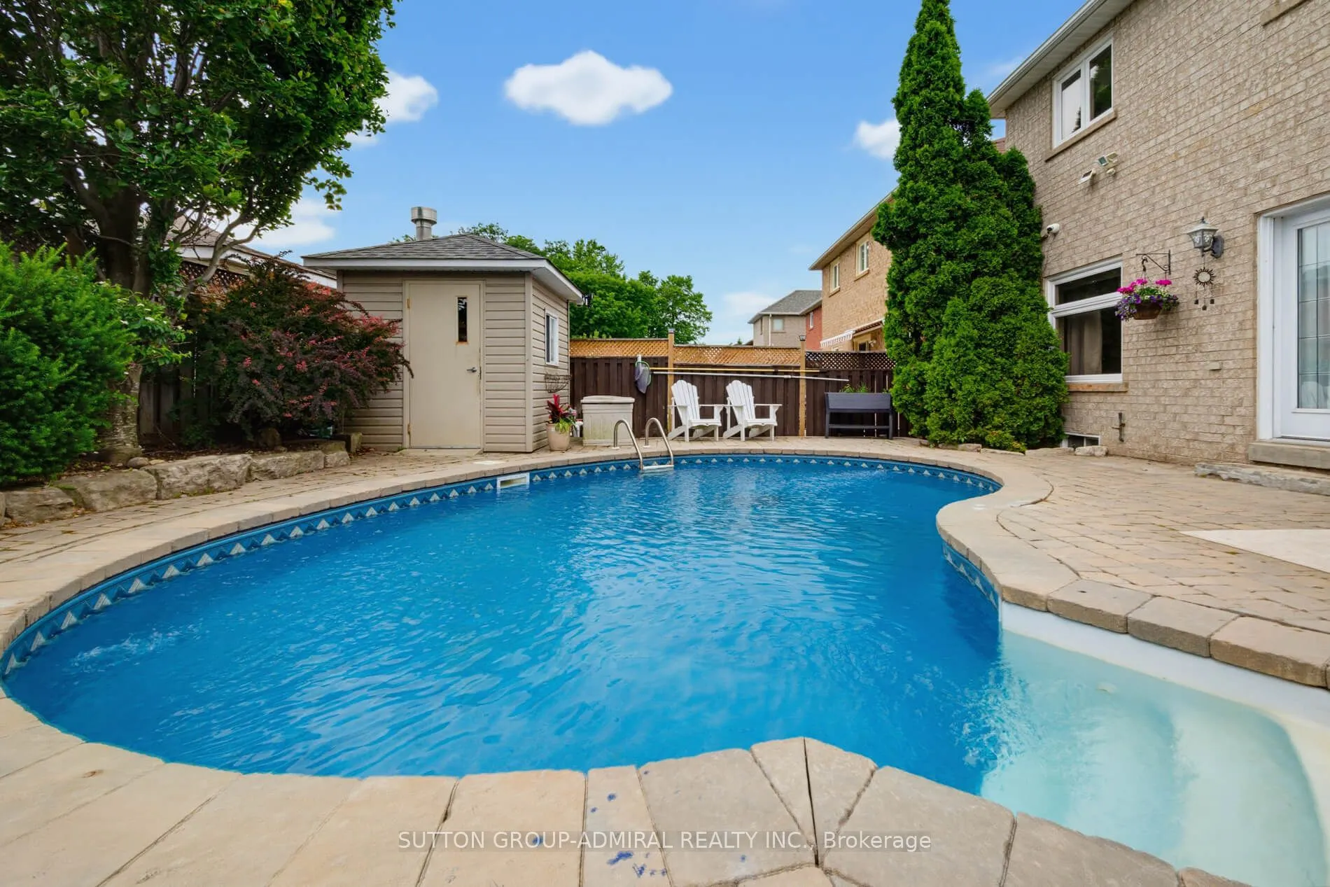 27 Pine Hollow Crescent