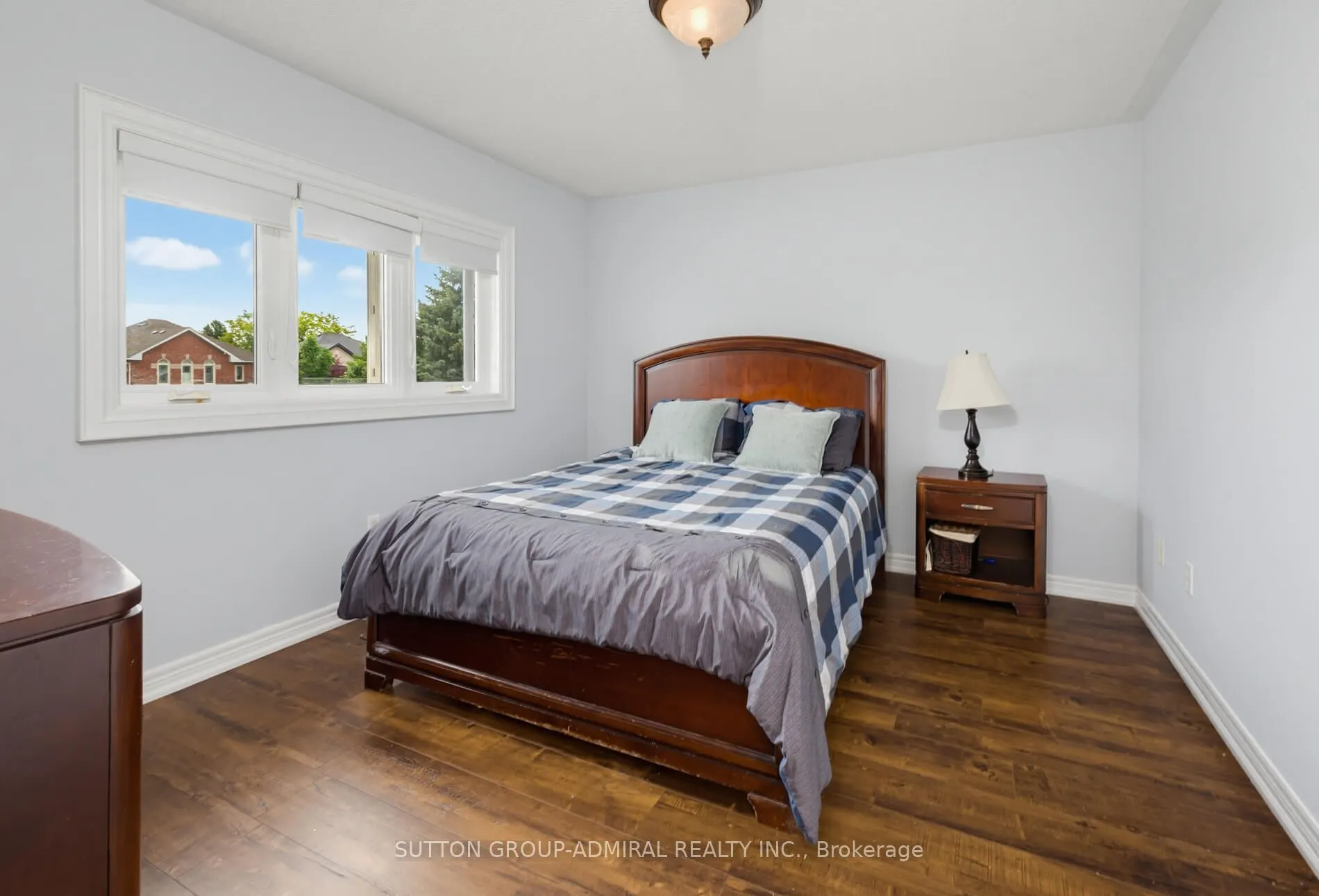 27 Pine Hollow Crescent