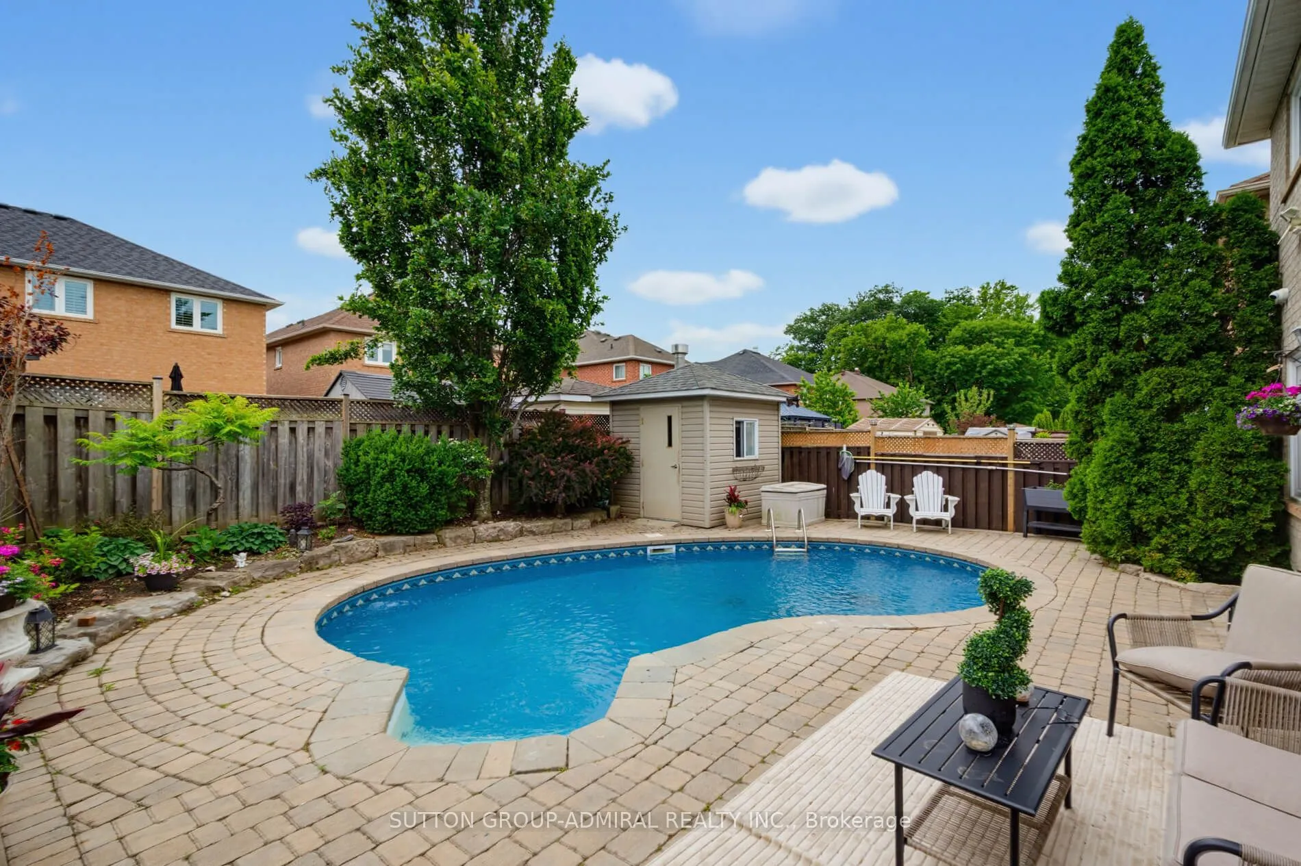 27 Pine Hollow Crescent