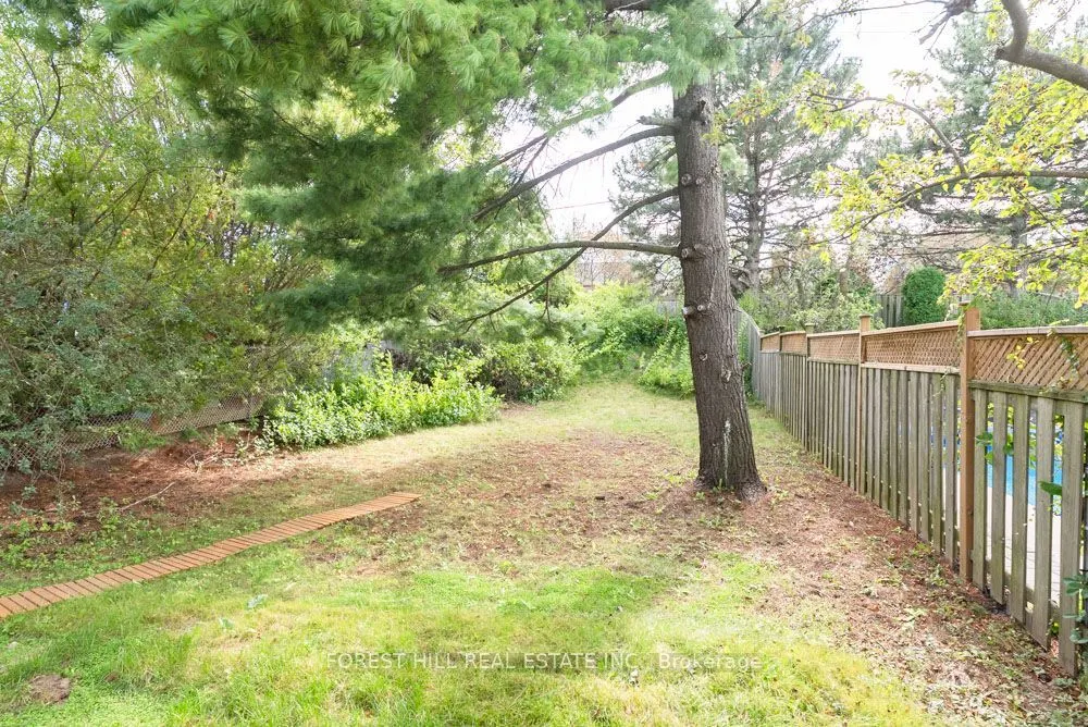 6 Snowshoe Crescent