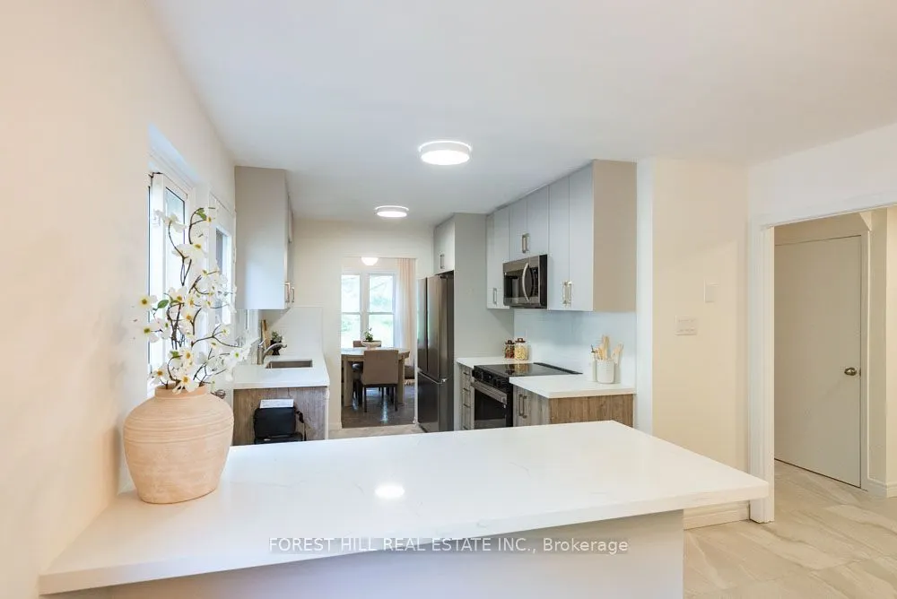 6 Snowshoe Crescent
