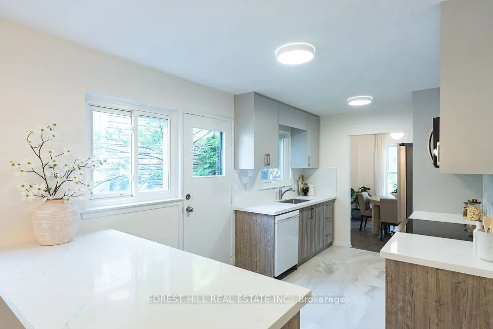 6 Snowshoe Crescent