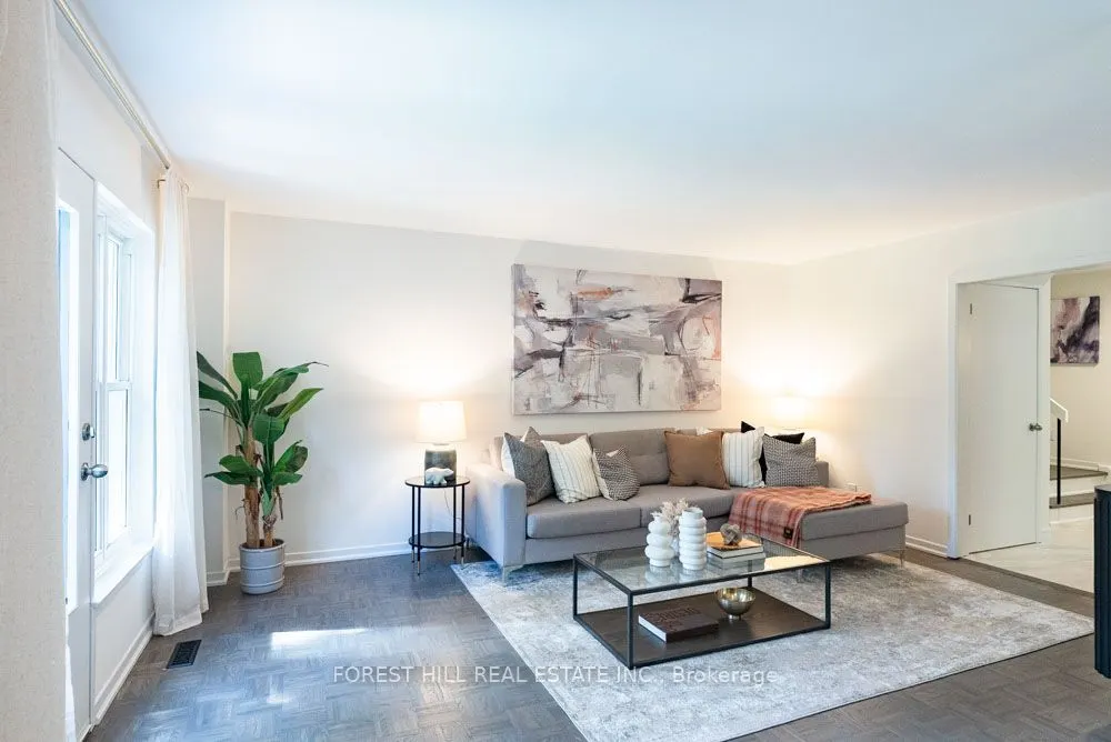 6 Snowshoe Crescent