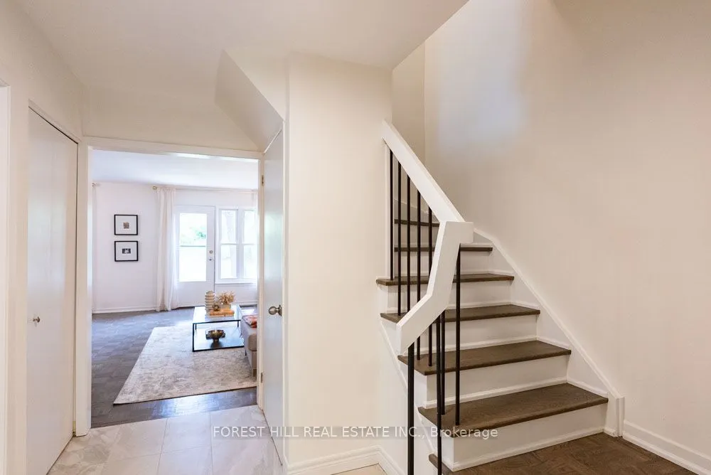 6 Snowshoe Crescent