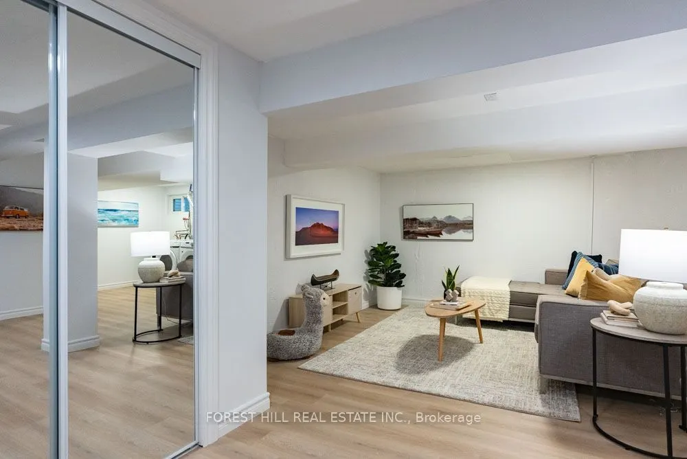 6 Snowshoe Crescent