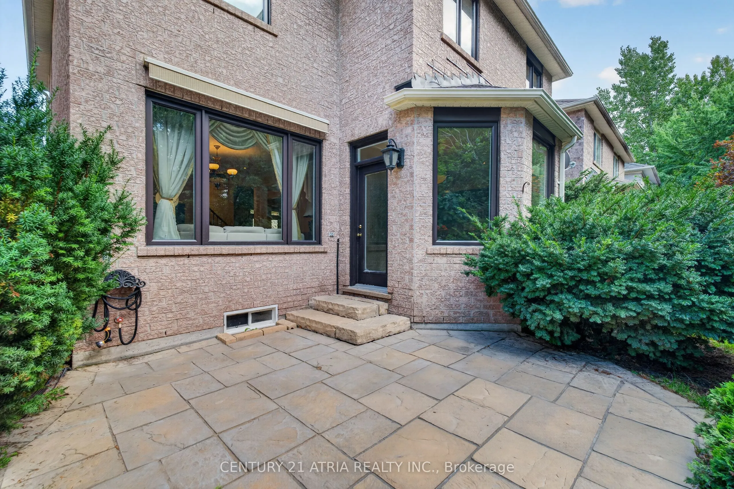 106 Wood Rim Drive